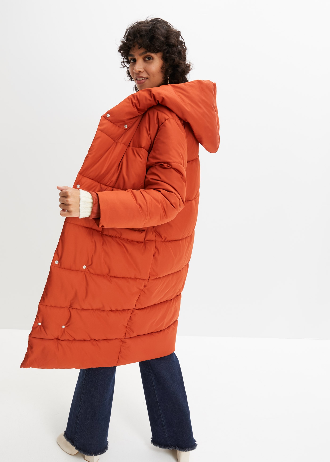 bonprix Manteau matelassé avec rembourrage épais, avec capuche, coupe oversize