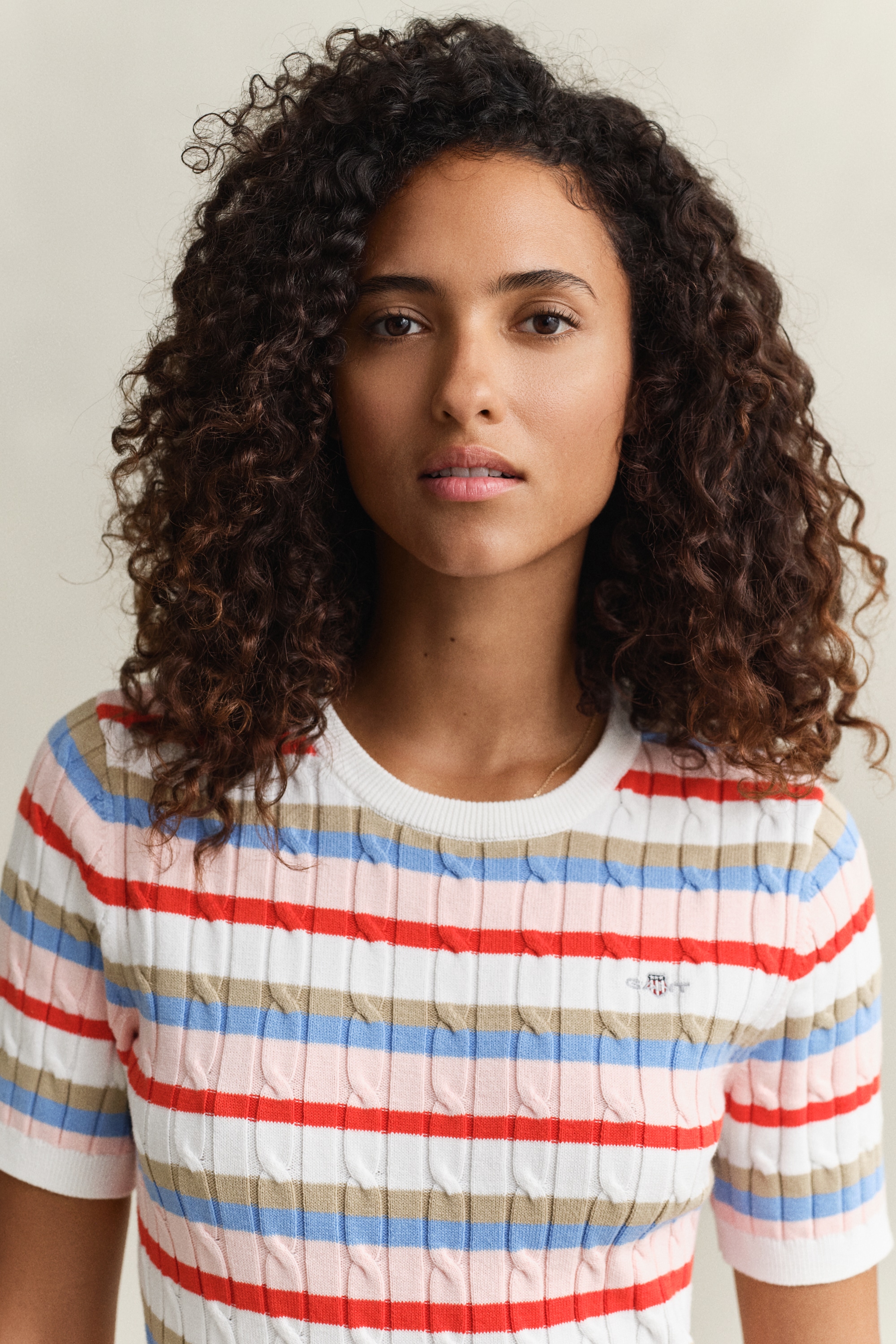 Gant Pull à manches courtes »STRETCH COTTON CABLE STRIPE SS« Gestreifter Zopfstrick, Rundhals, Schmale Passform