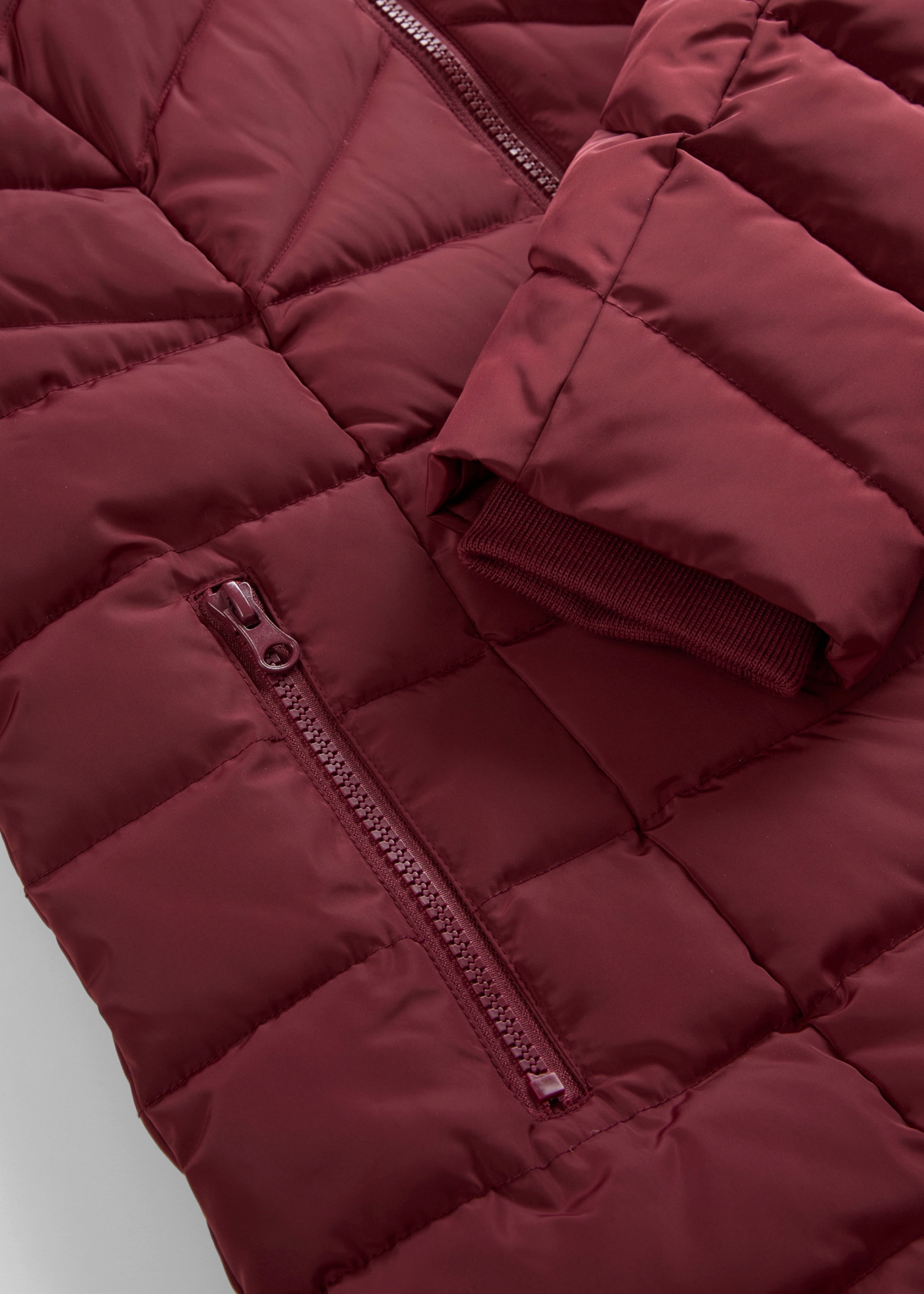 bonprix Veste matelassée pour adultes, coupe sportive, doublé, avec capuche
