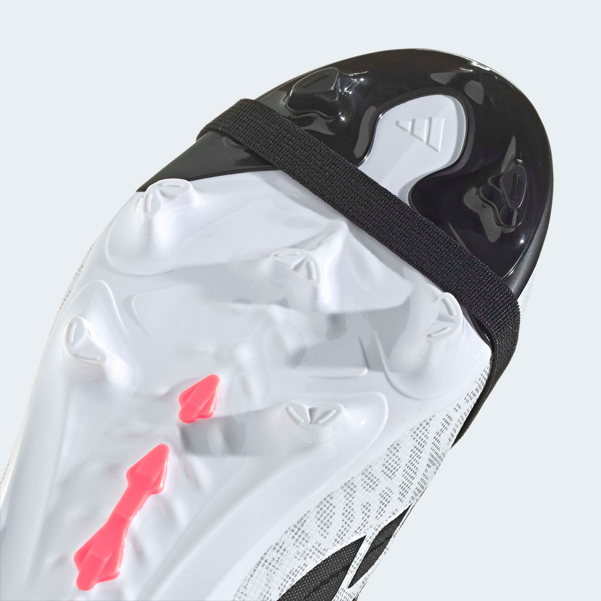 adidas Performance Chaussure de football »PREDATOR LEAGUE KIDS , FESTE BÖDEN, UMSCHLAGBARE ZUNGE«  pour gazon et surfaces dures, jeunes & enfants, porté lors de la Coupe du Monde