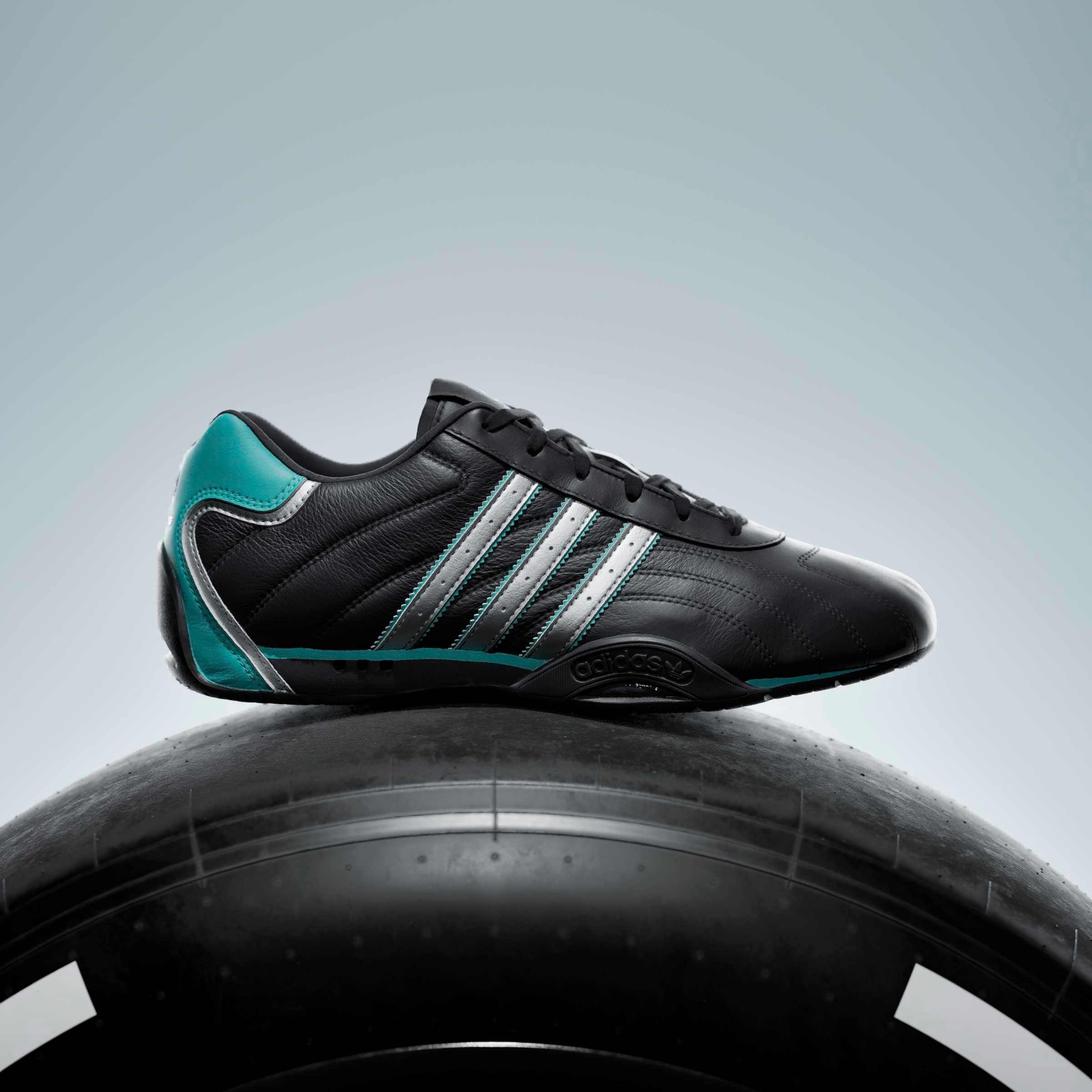 adidas Performance Sneakers »ADIRACER LO MERCEDES AMG PETRONAS F1 TEAM«