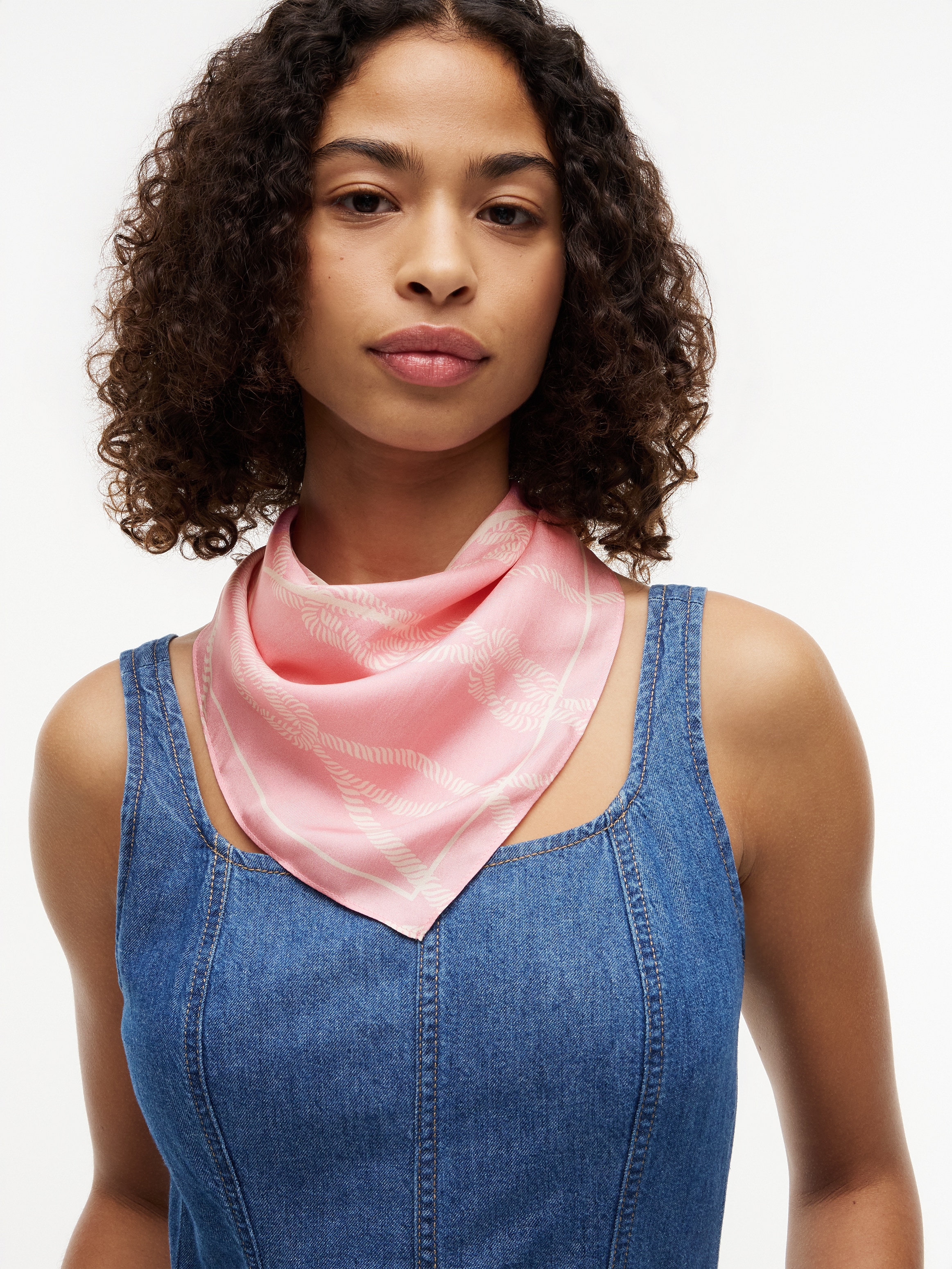 Tommy Hilfiger Modetuch »TOMMY SCRIPT SILK SQUARE« aus reiner Seide