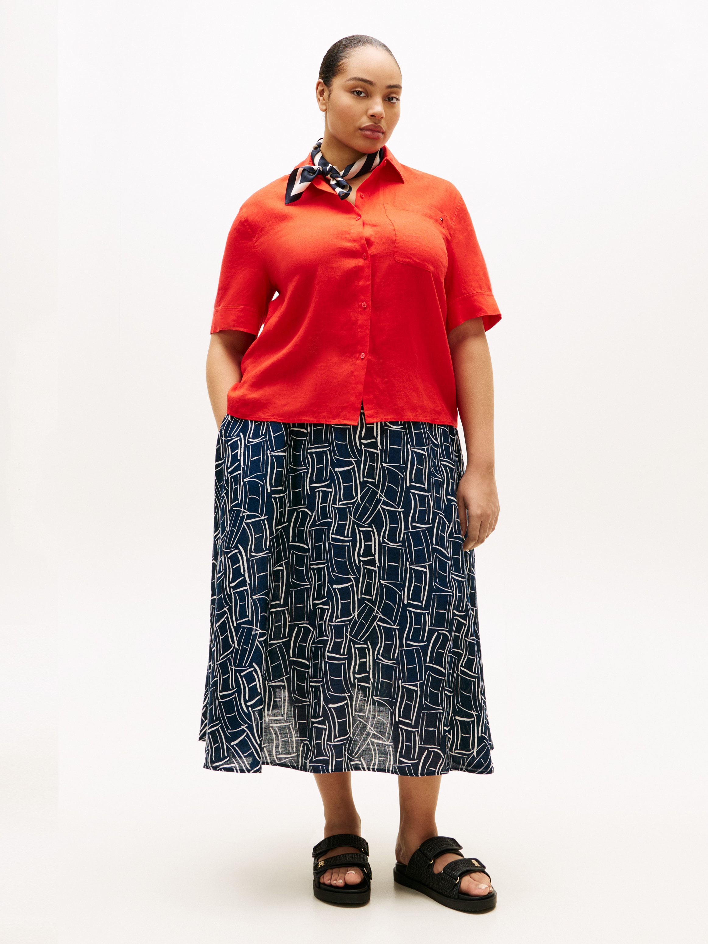 Tommy Hilfiger Curve Kurzarmshirt »CRV ESS LINEN SHIRT WITH SS« in grossen Grössen