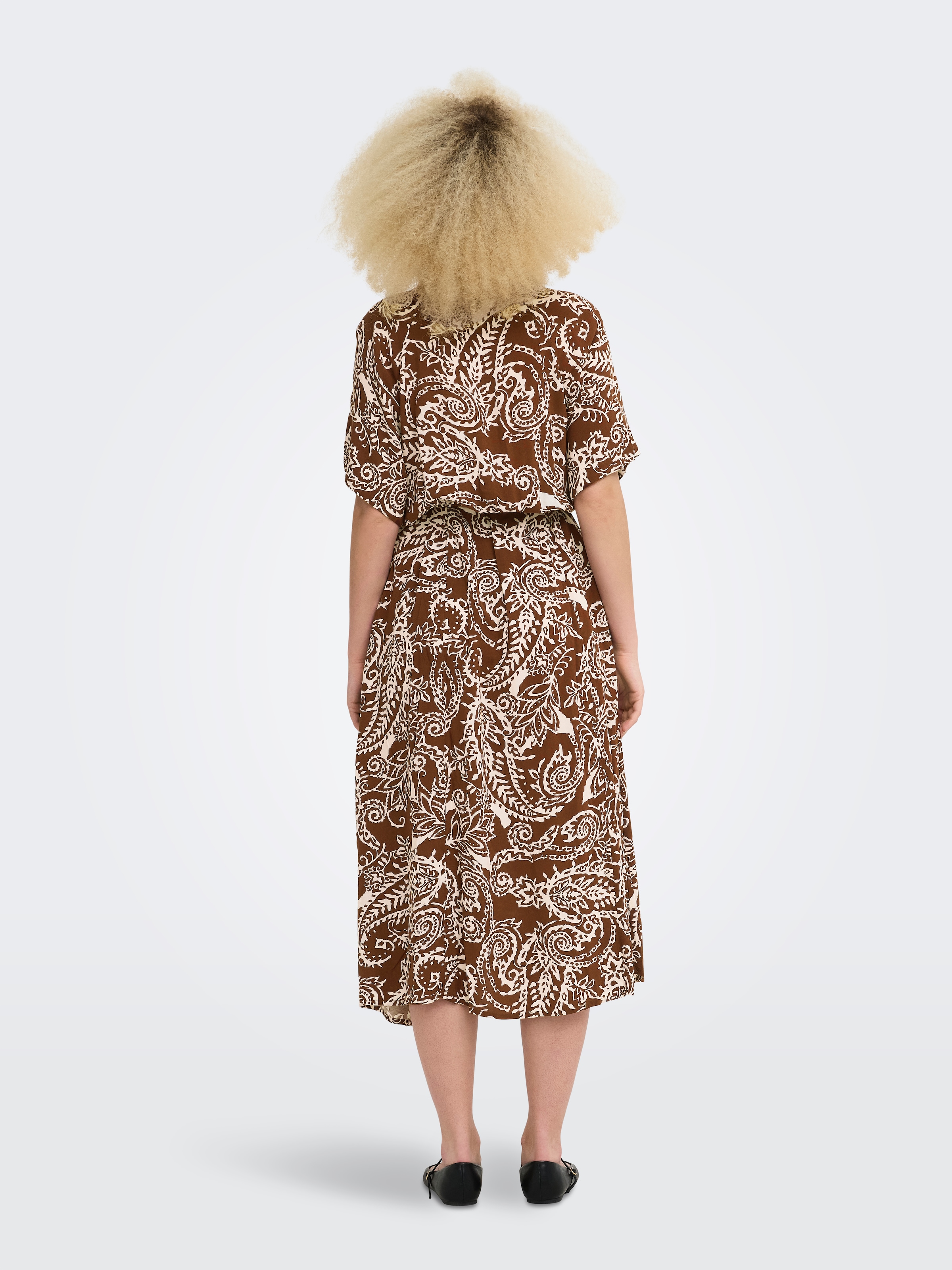 ONLY Robe imprimée »ONLSAFA S/S LONG BELT DRESS WVN EX« viscose, coupe regular