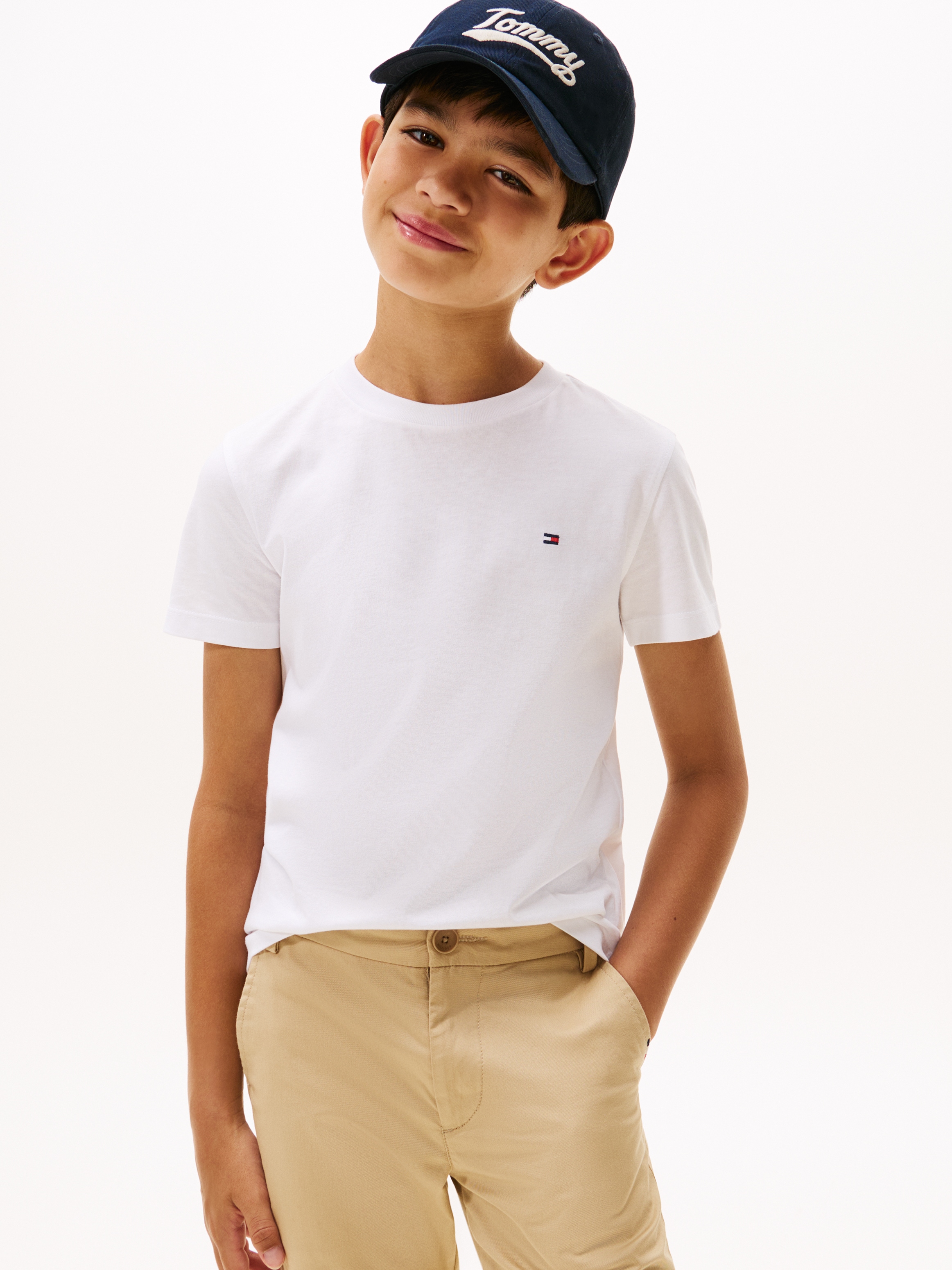 Tommy Hilfiger T-shirt »ESSENTIAL COTTON TEE S/S« mit Logostickerei