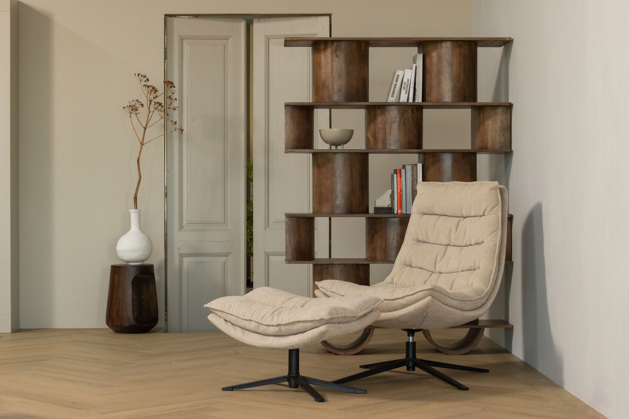 WOOOD Drehsessel »Kube mit Drehmechanismus inkl. Hocker B 74 x T 89 x H 100 cm« Hohe Verschleissfestigkeit, Newt-Chenillebezug, Tragkraft 120 kg