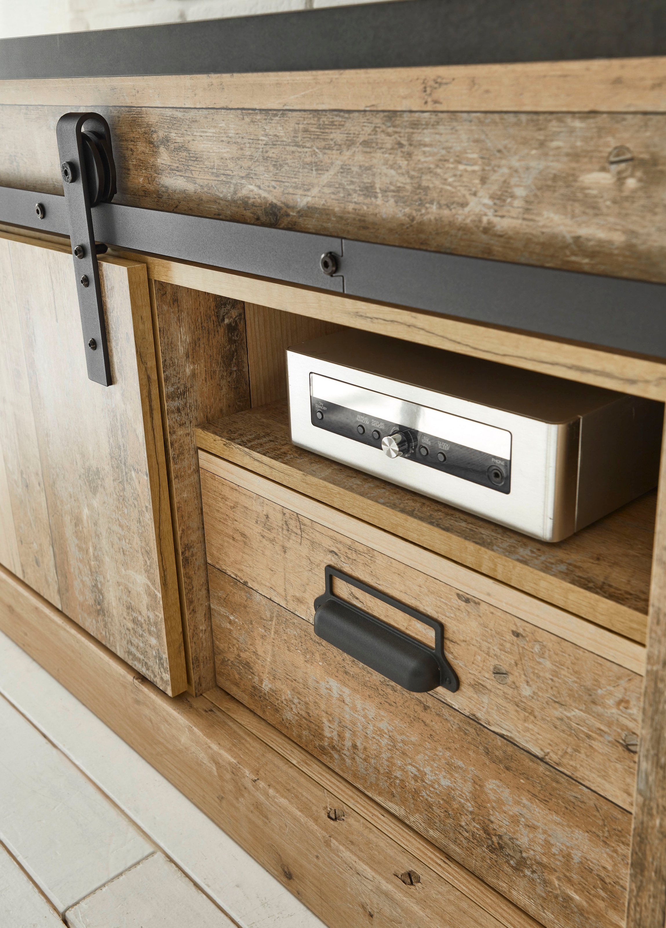 Home affaire Lowboard »SHERWOOD« Holz Dekor, mit Scheunentorbeschlag und Apothekergriff, Breite 162 cm