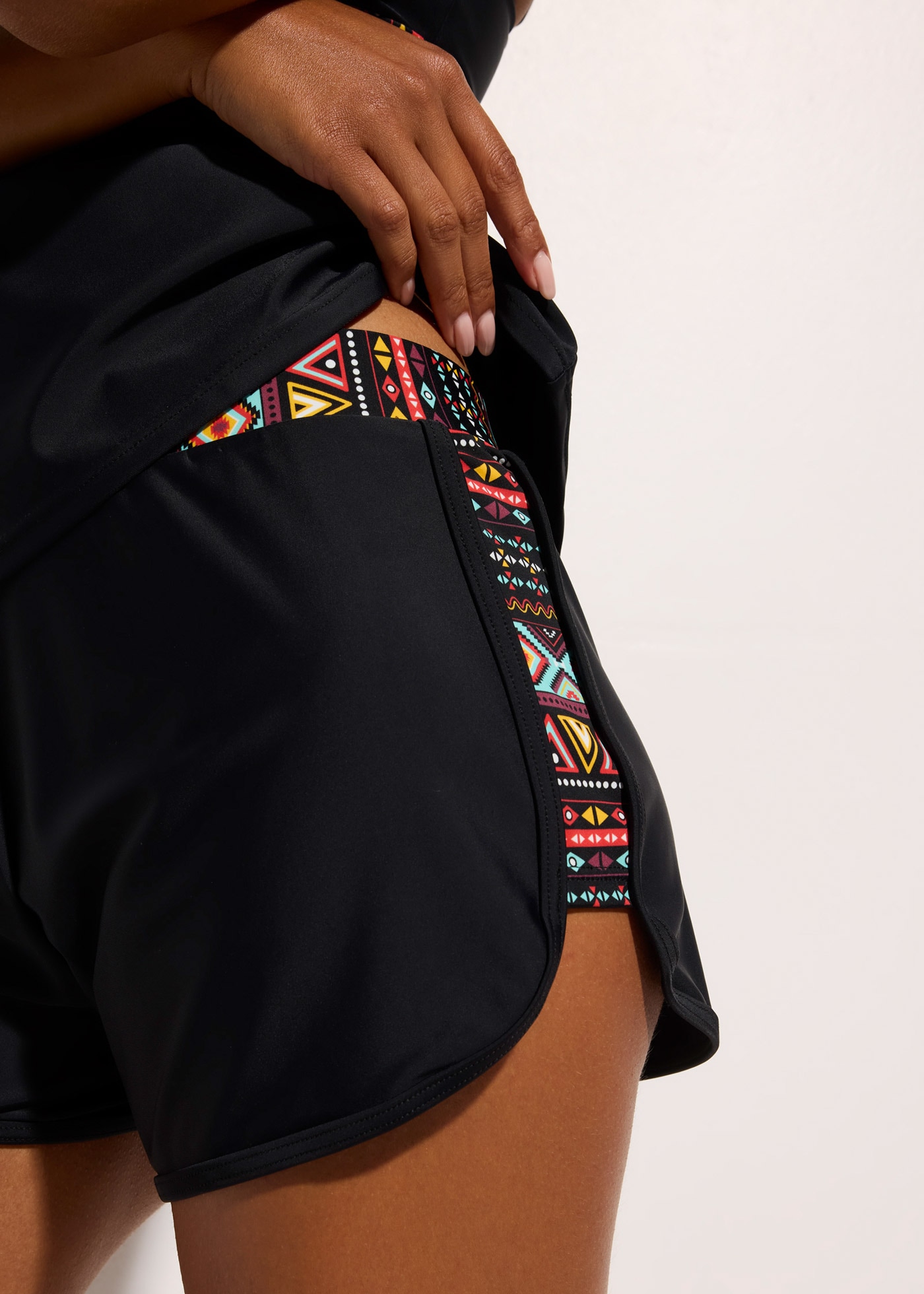 bonprix Tankini Set, 2 cuis kontrastfarbige Details, sportlicher Stil, elastisches Obermaterial