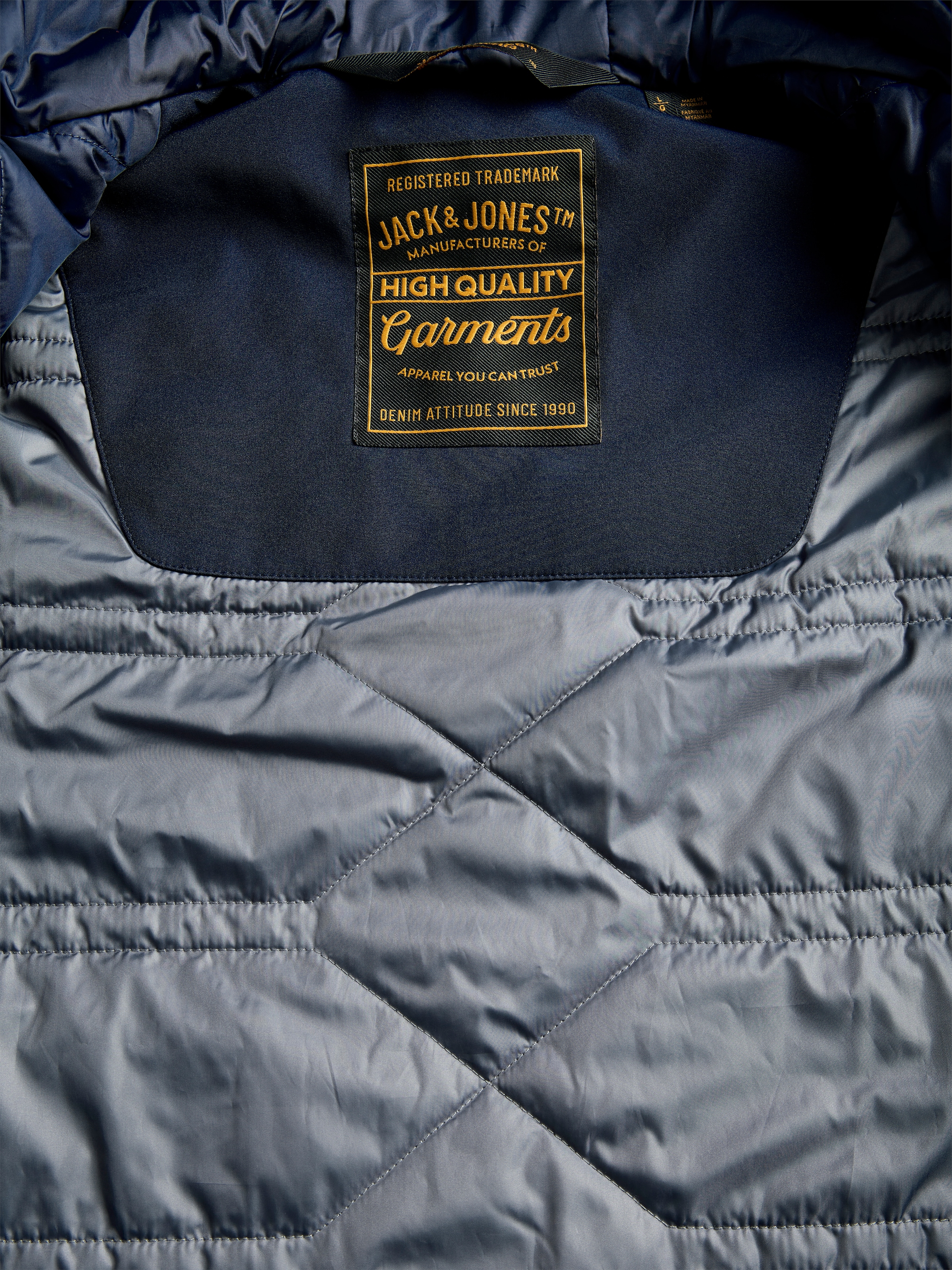 Jack & Jones Veste softshell »JJCLARK SOFTSHELL JACKET« avec capuche fibre synthétique, coupe régulière
