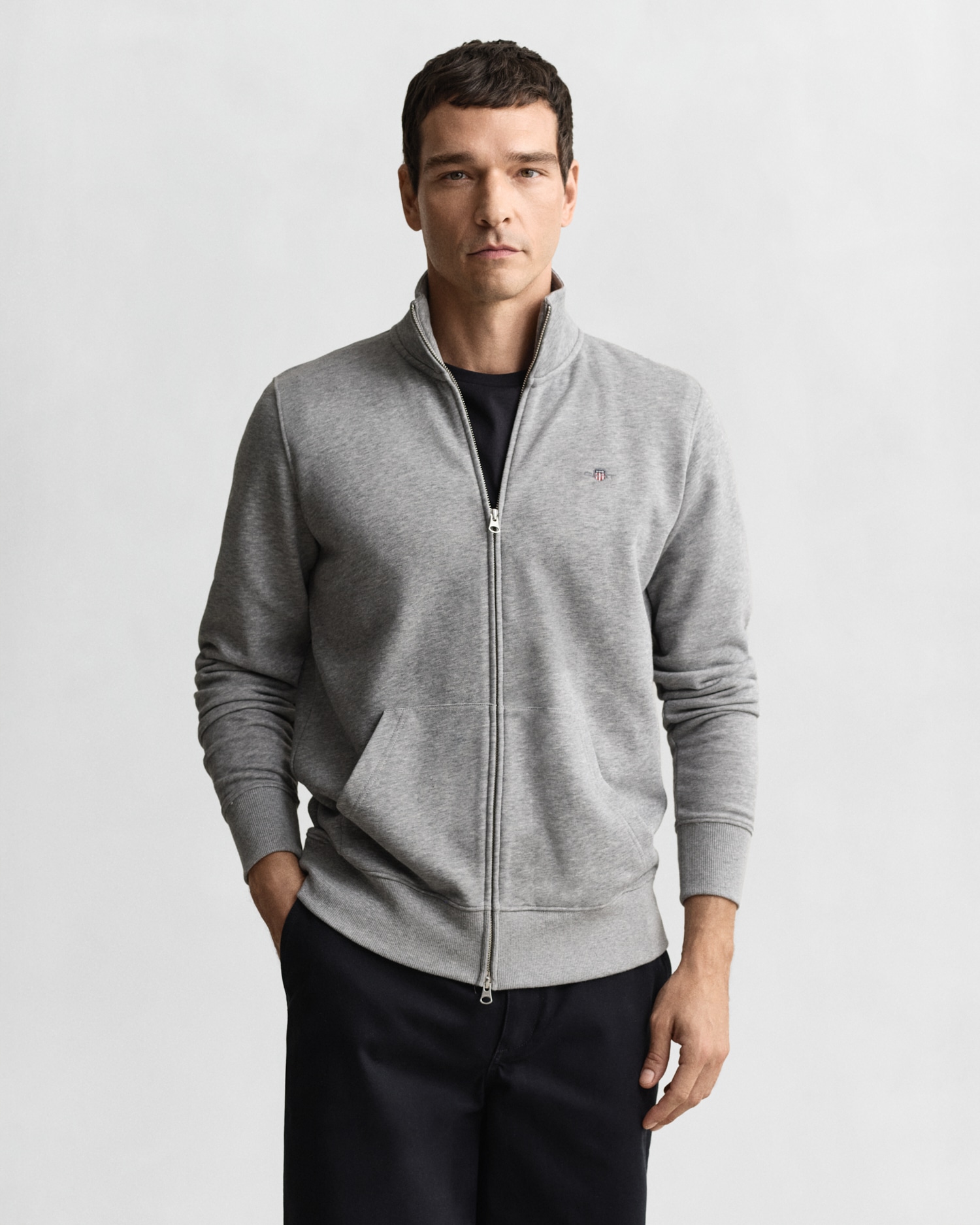 Gant Veste sweat »REG SHIELD FULL ZIP SWEAT« mit Logostickerei auf der Brust