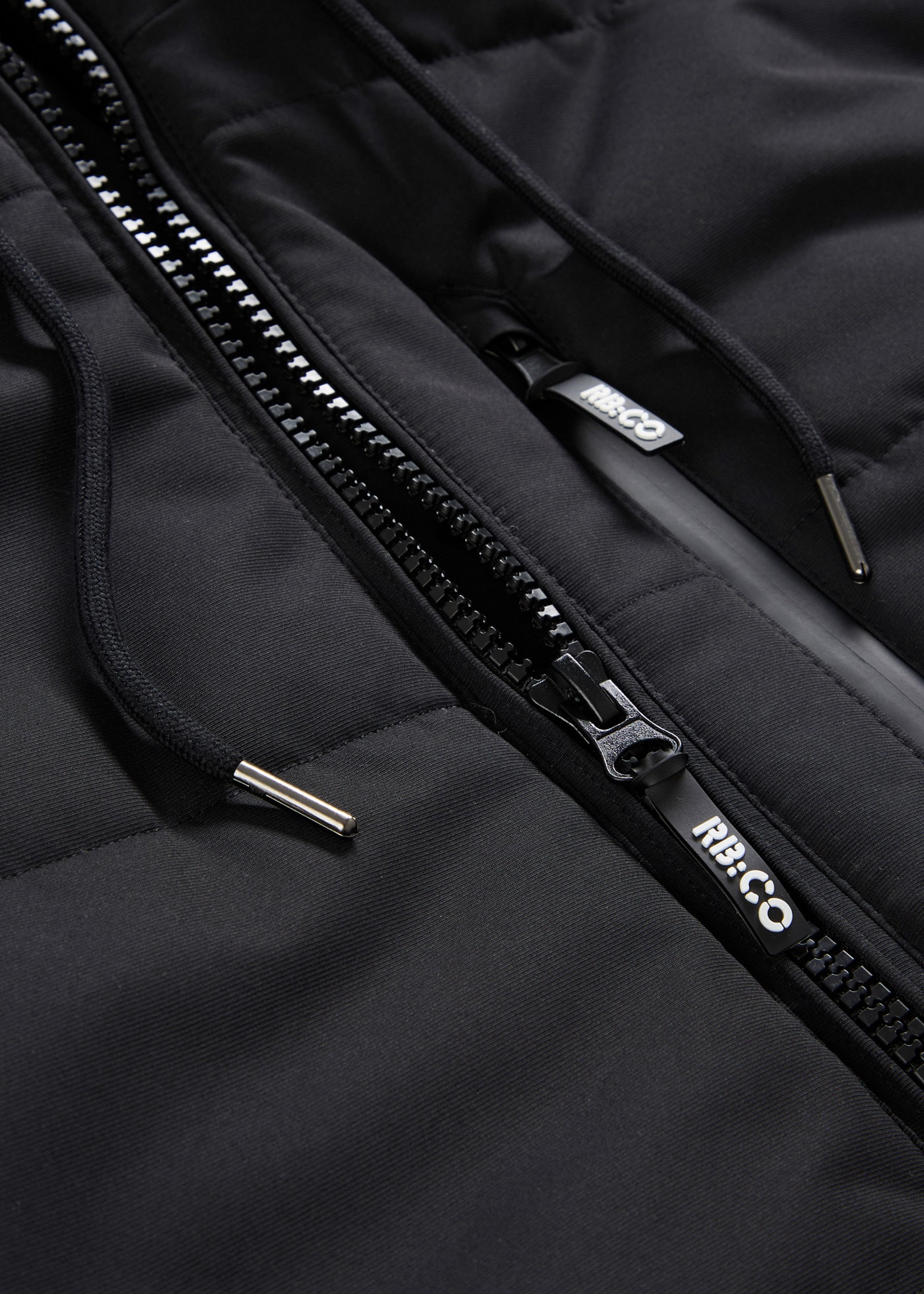 bonprix Veste matelassée »Winter-Steppjacke in Blousonform mit Kapuze« mit Kapuze Winter-Steppjacke in Blousonform mit Kapuze