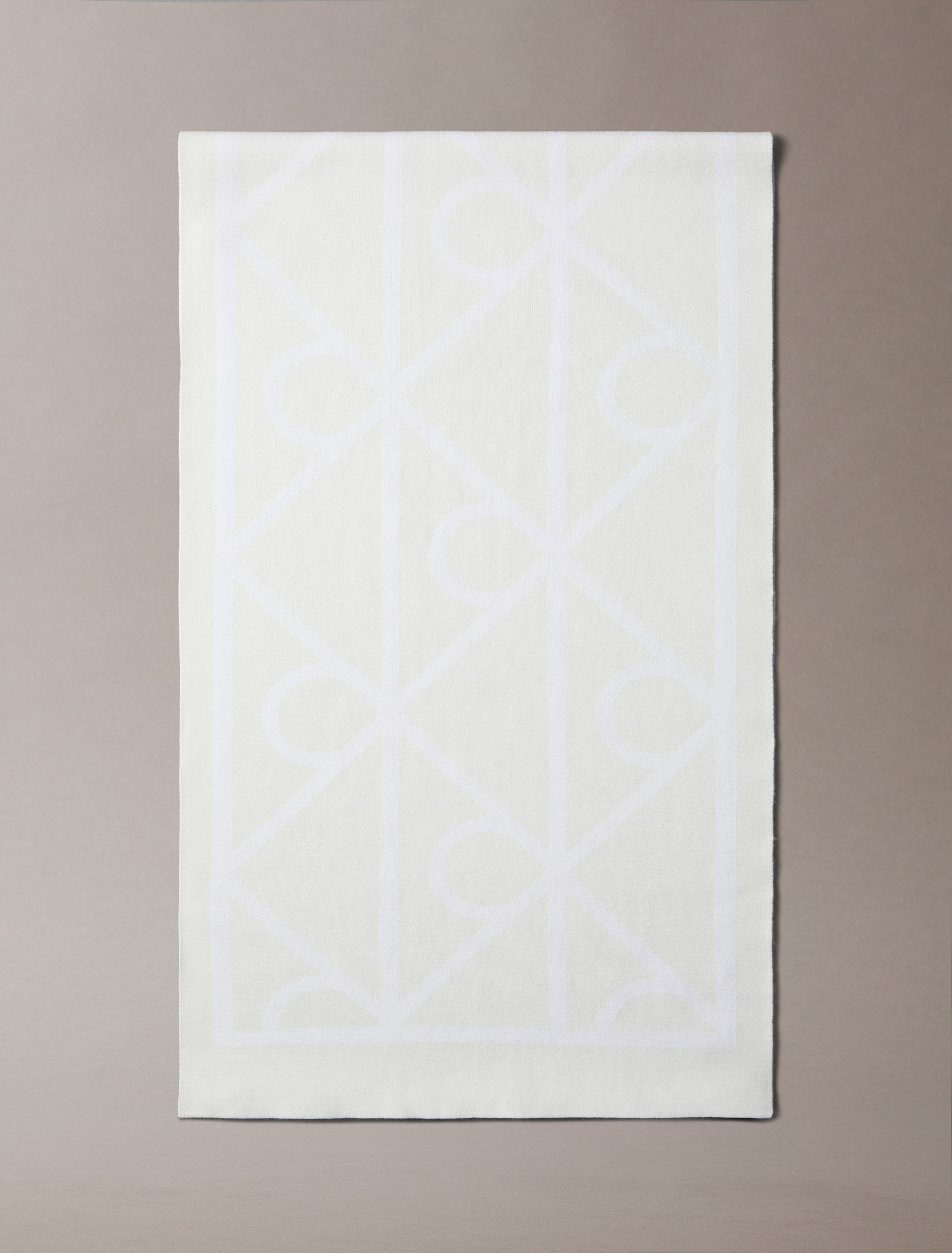 Calvin Klein Foulard de mode »AOP JCQ FINE RIB SCARF« Perfekt für den Alltag