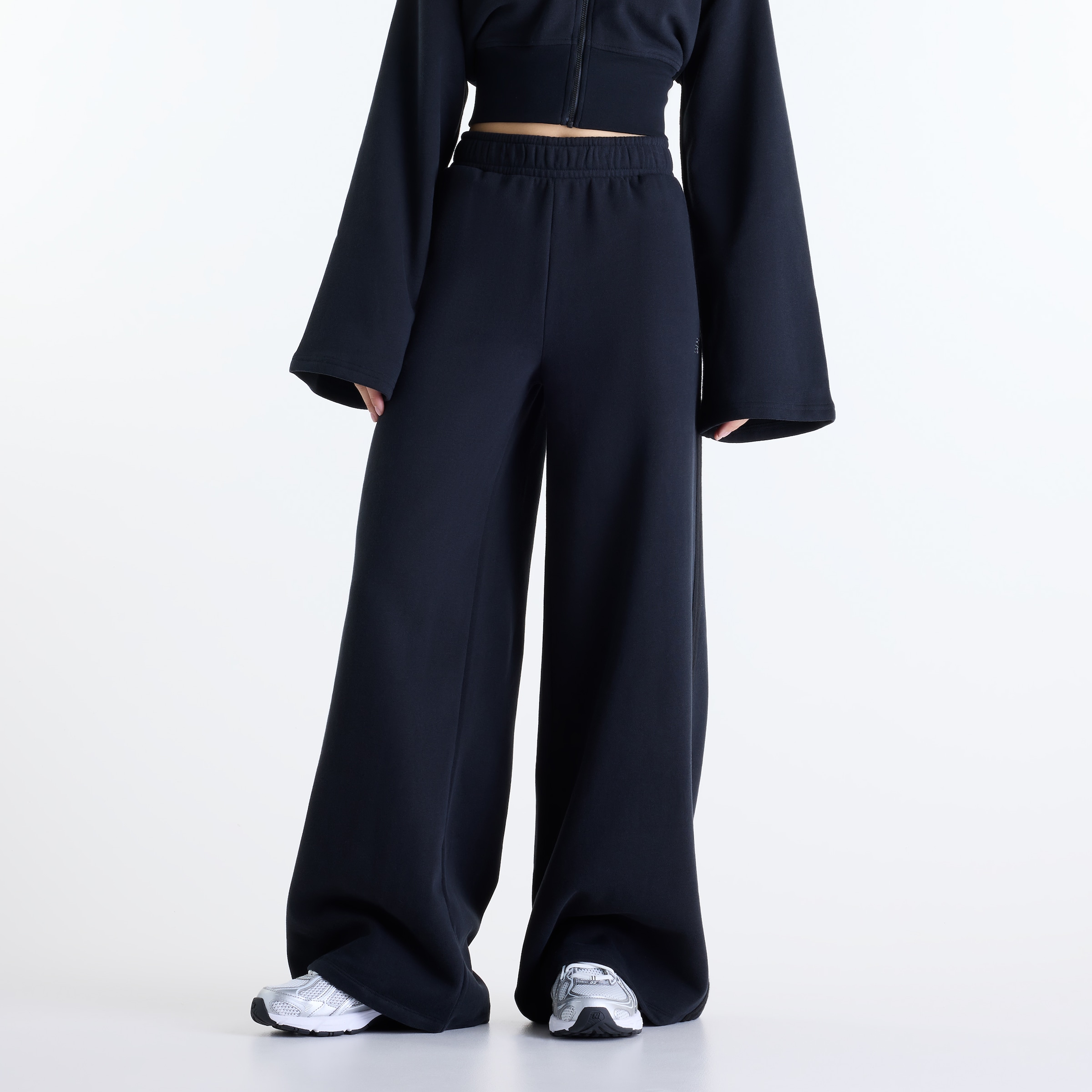 New Balance Sweathose »BRUSHED COASTAL FLEECE PANT«  normale Weite, aus Baumwolle und Polyester, für Erwachsene