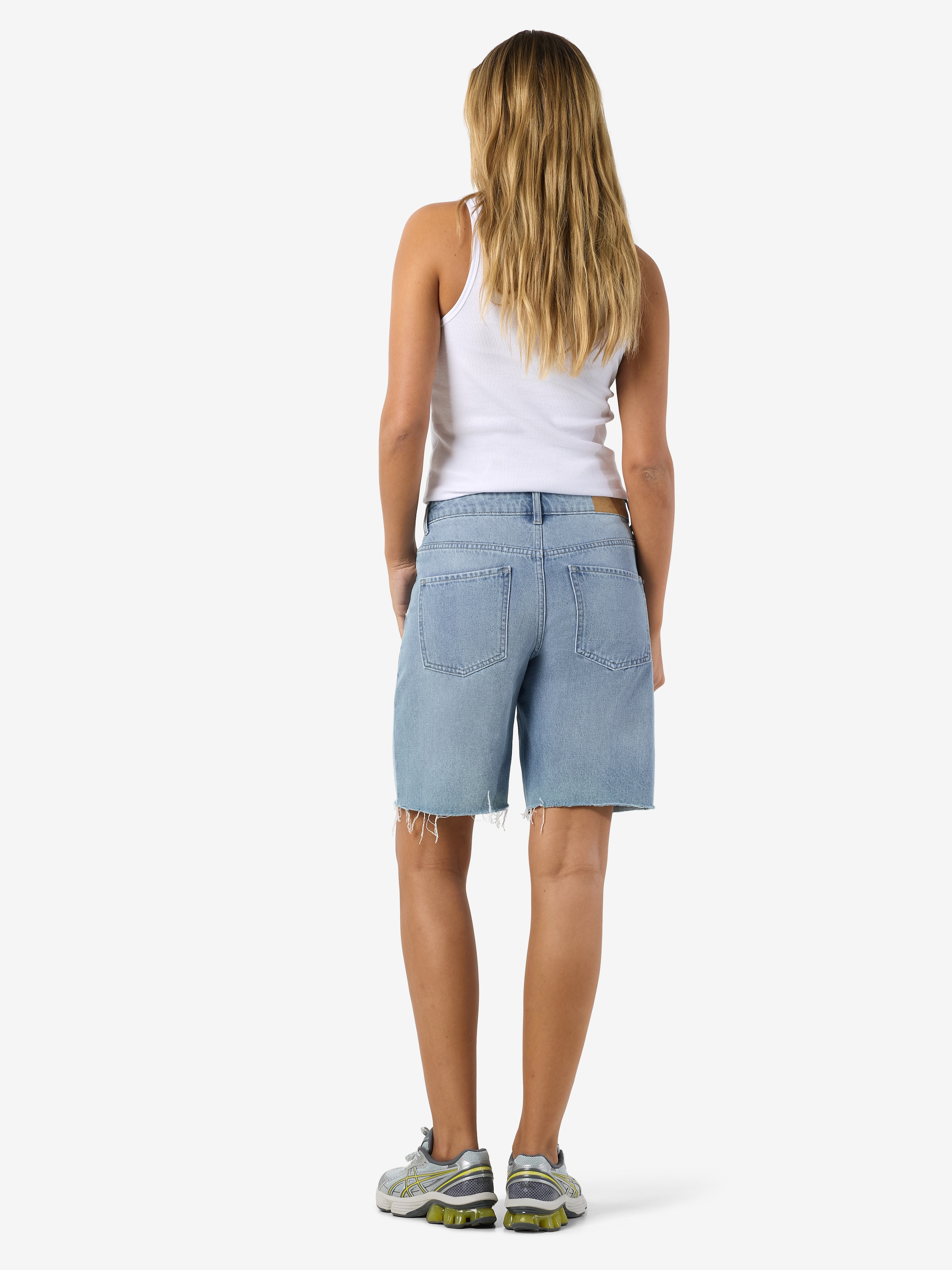 Noisy may Short en jean »NMHOLLA NW LOOSE SHORT AZ425LB NOOS« modisch offene Säume