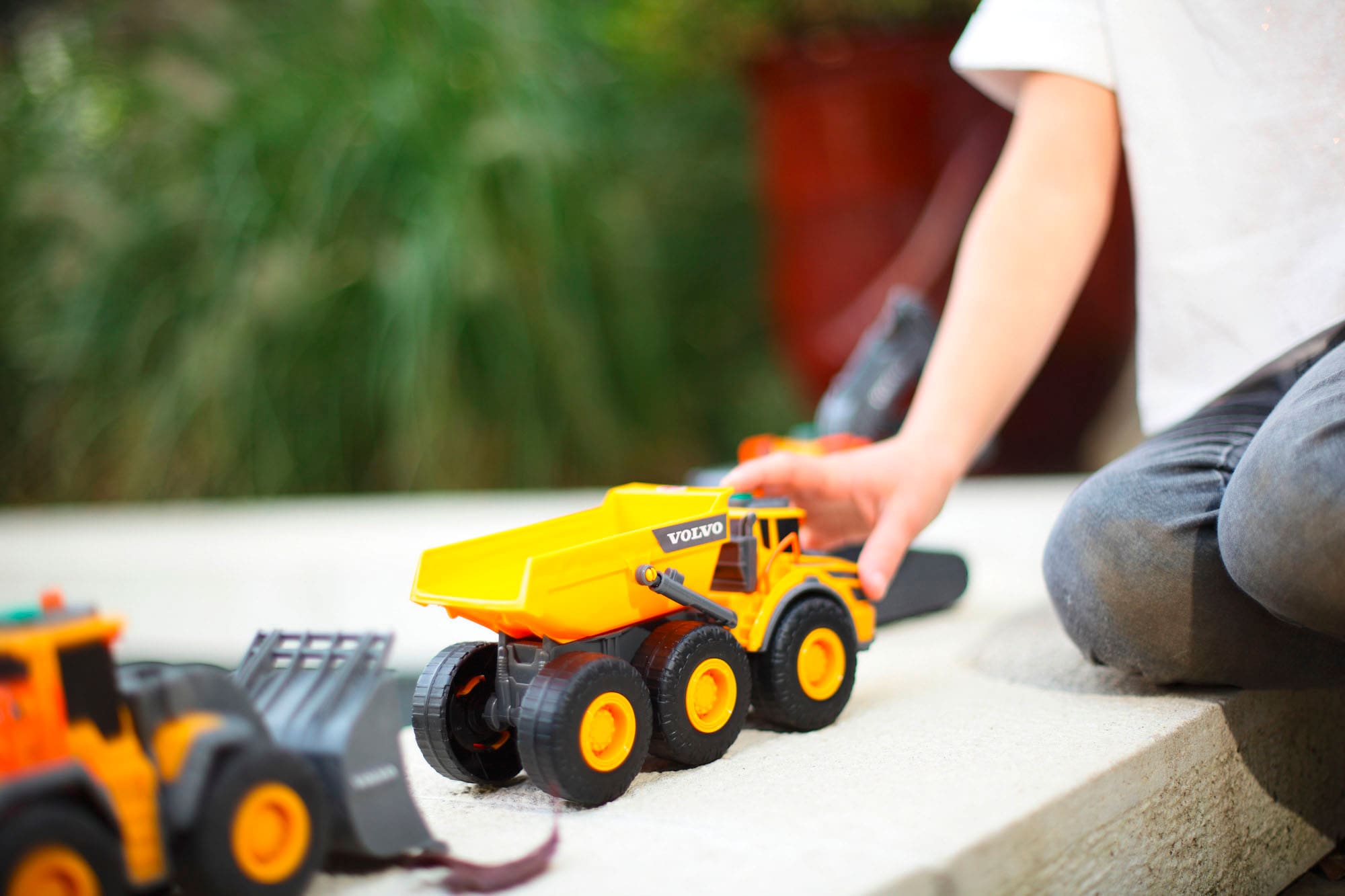 Dickie Toys Spielzeug-Kipper »Volvo Articulated Hauler« mit Licht und Sound