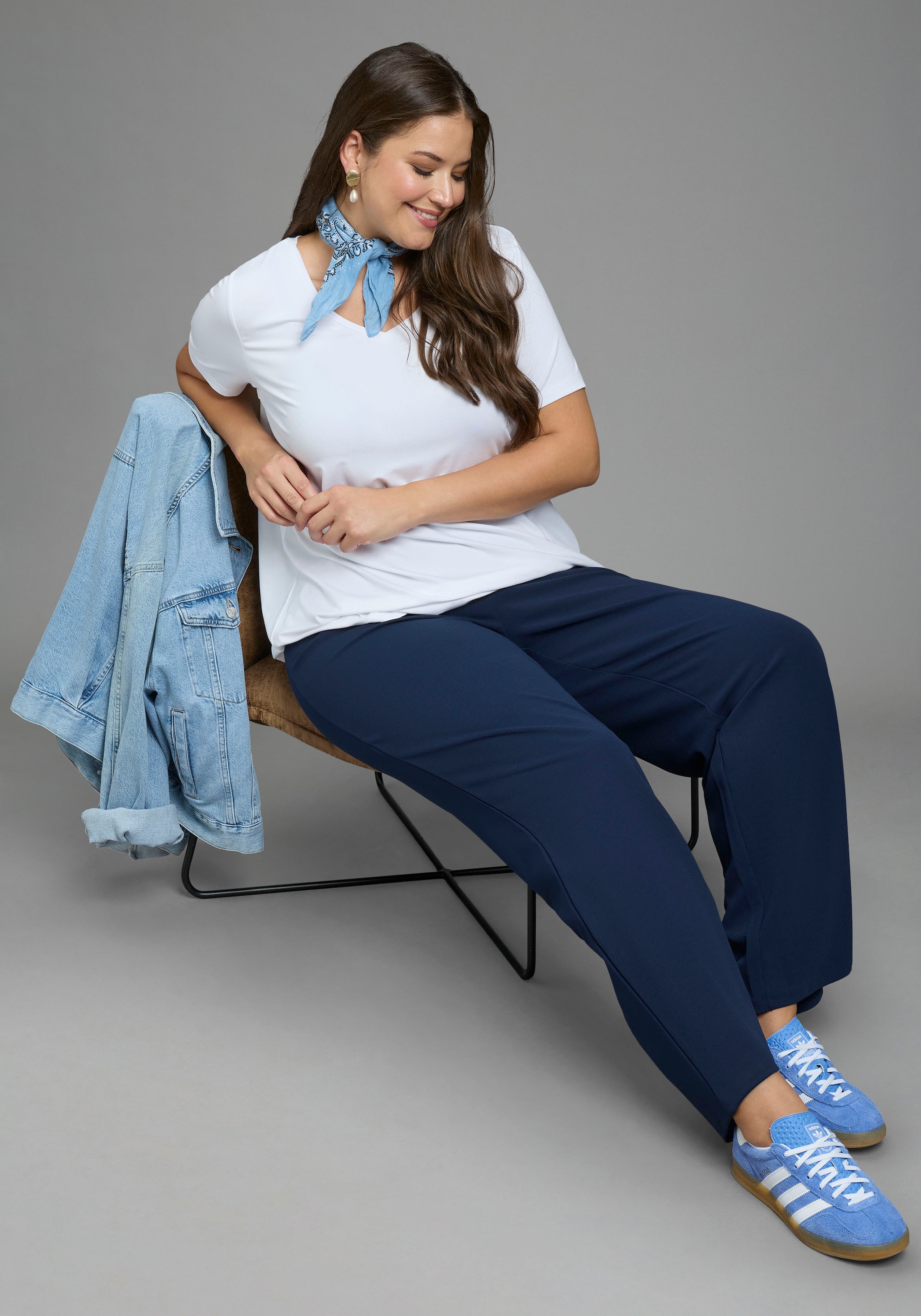 Laura Scott CURVE T-Shirt »Grosse Grössen« mit V-Ausschnitt aus fliessender Viskose