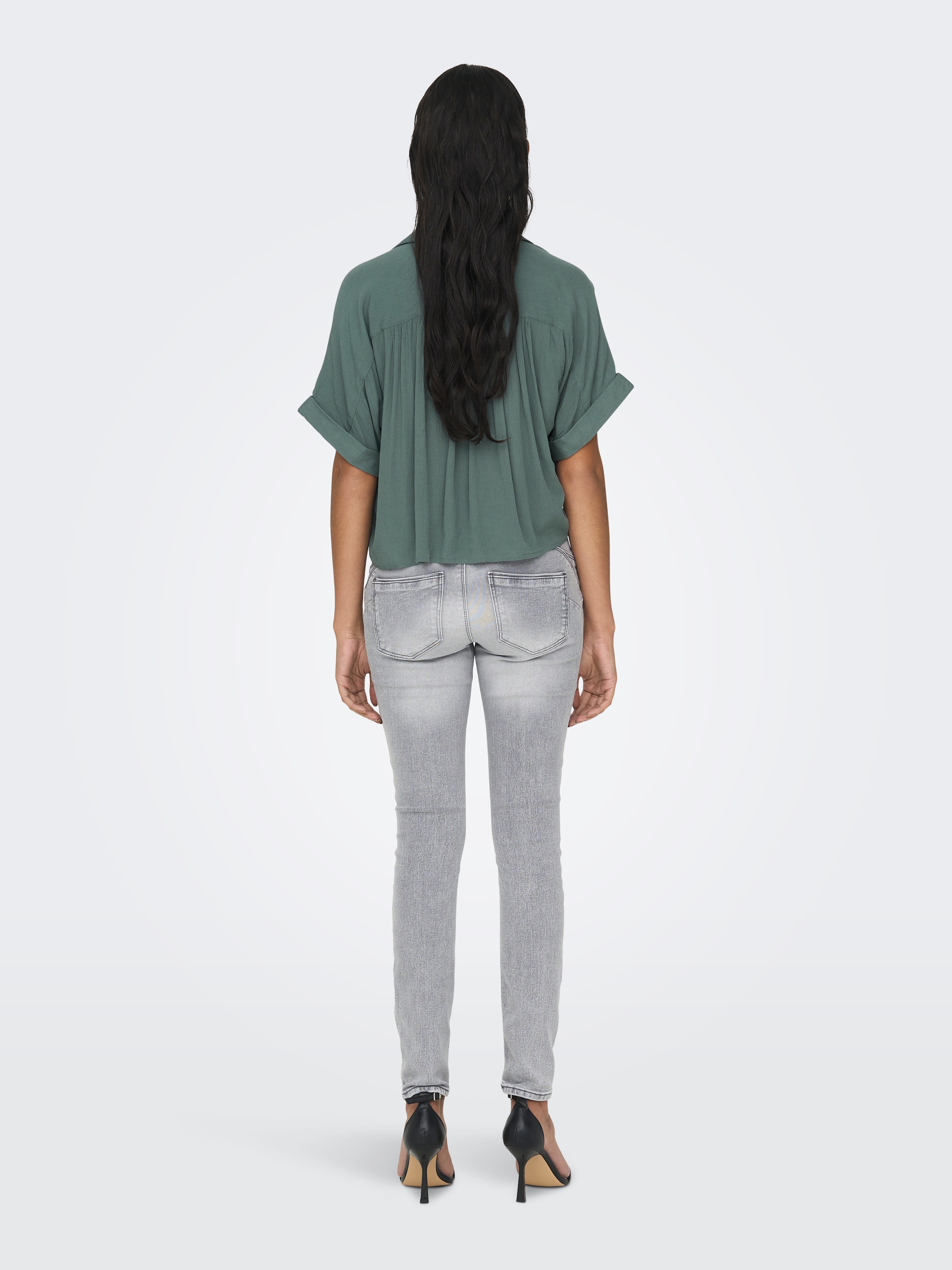 ONLY Blouse à manches courtes »ONLPAULA LIFE S/S TIE SHIRT WVN NOOS« viscose, coupe regular