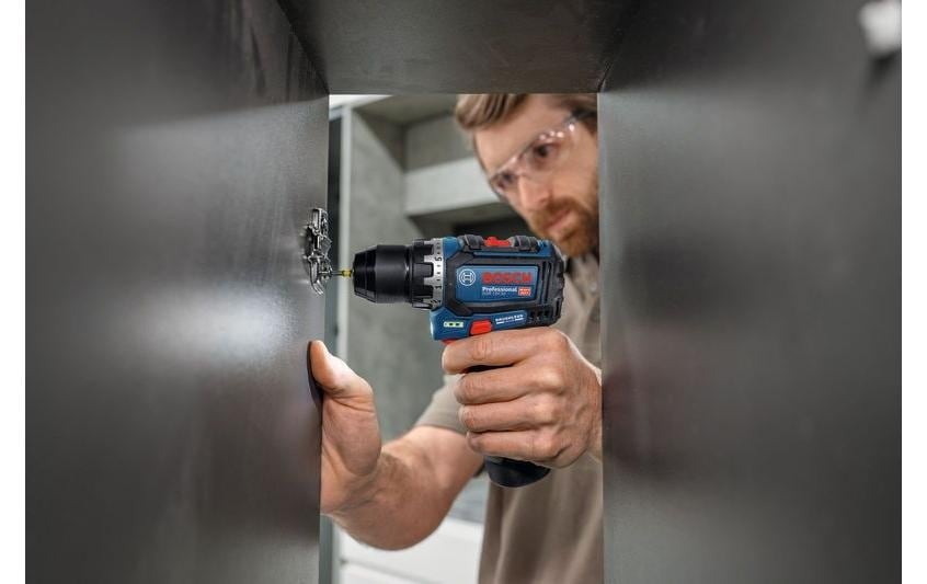 Bosch Professional Akku-Bohrschrauber »GSR 12 V-32 Kit« Set,  Koffer, Mit 2 Akkus, 1 Ladegerät & Zubehörset