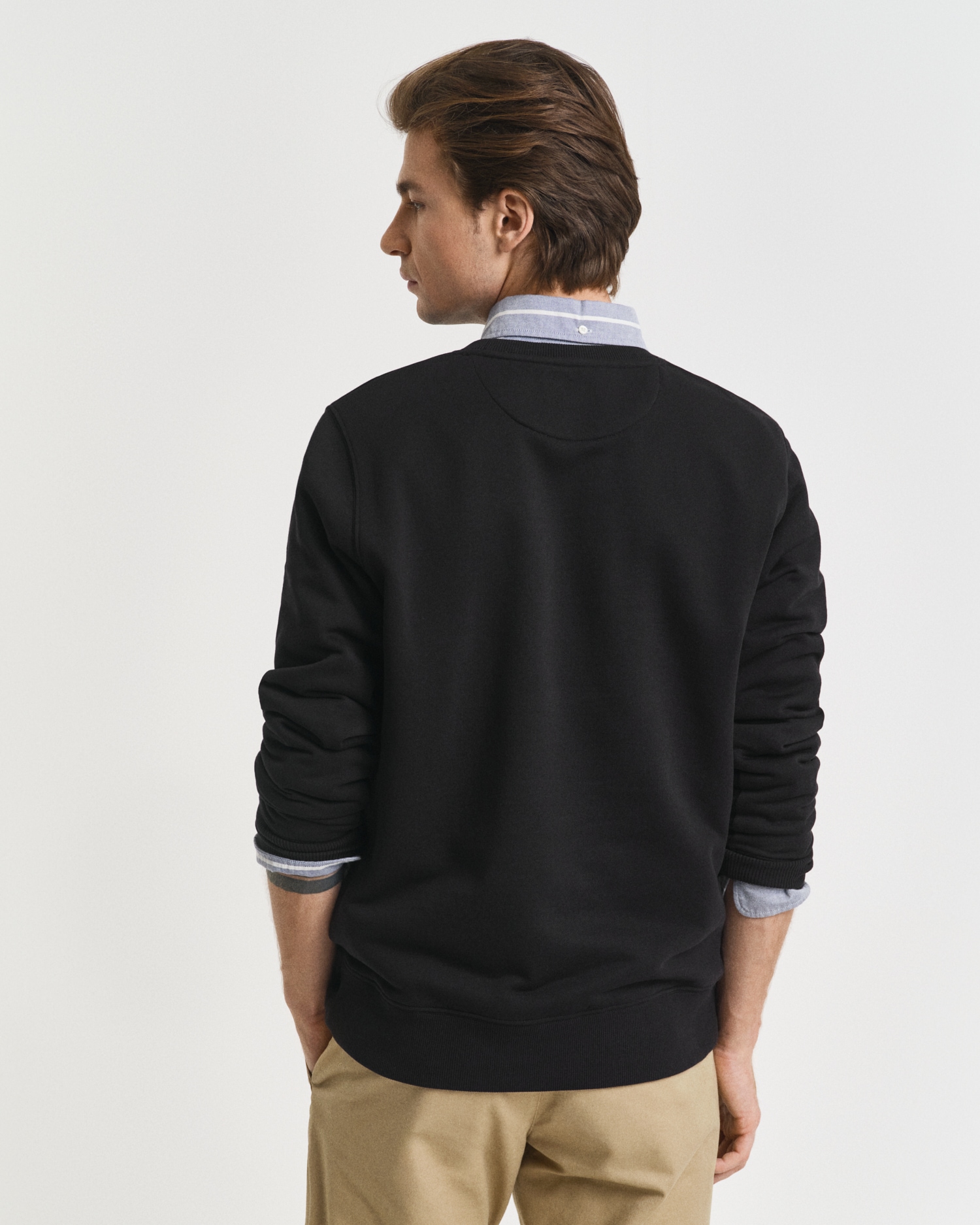 Gant Sweatshirt »REG SHIELD C-NECK SWEAT« mit Logostickerei auf der Brust