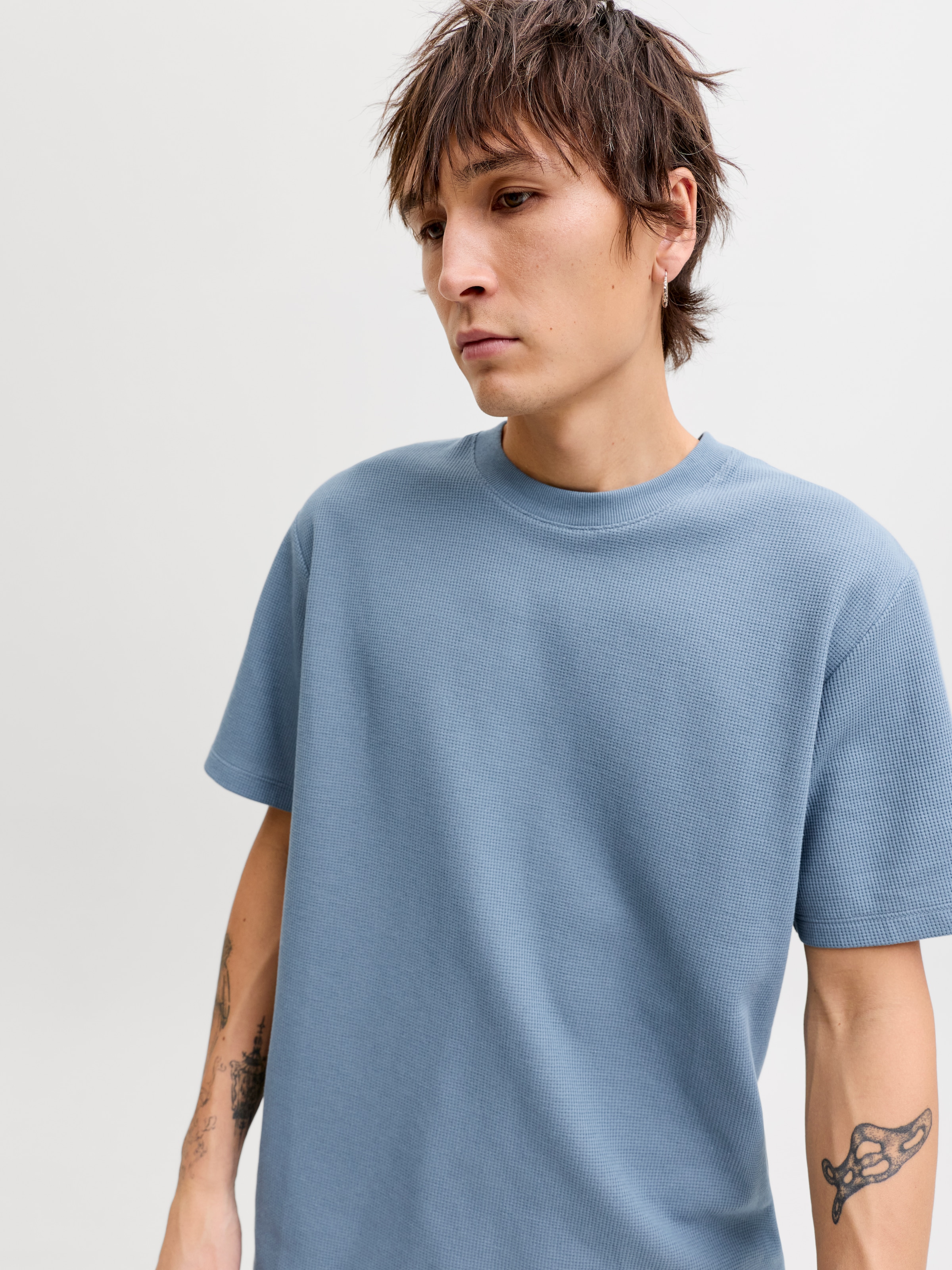 Jack & Jones Shirt à col rond »JJEAUSTIN TEE SS NOOS« Materialmix, relaxed fit