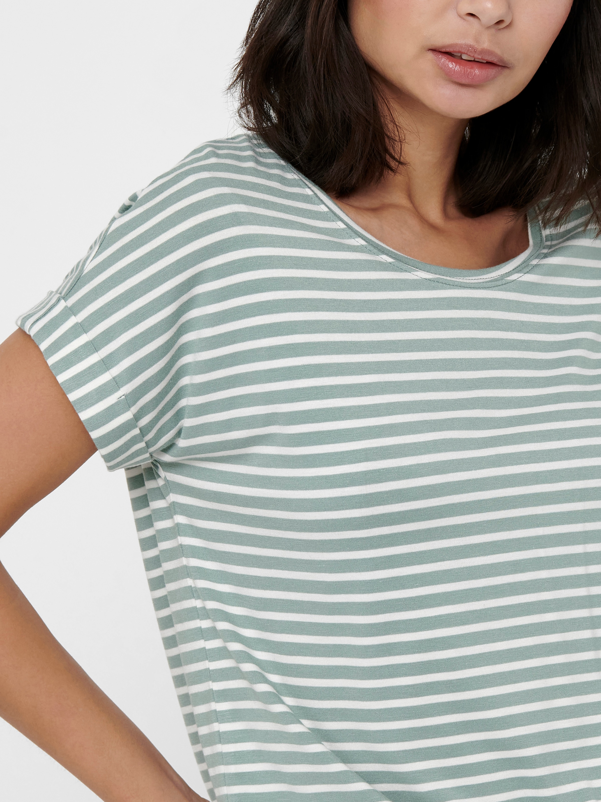 ONLY Kurzarmshirt »ONLMOSTER STRIPE S/S O-NECK TOP JRS NOOS« gestreift, lässig geschnitten, Jersey, Rundhals, Viskosemischung