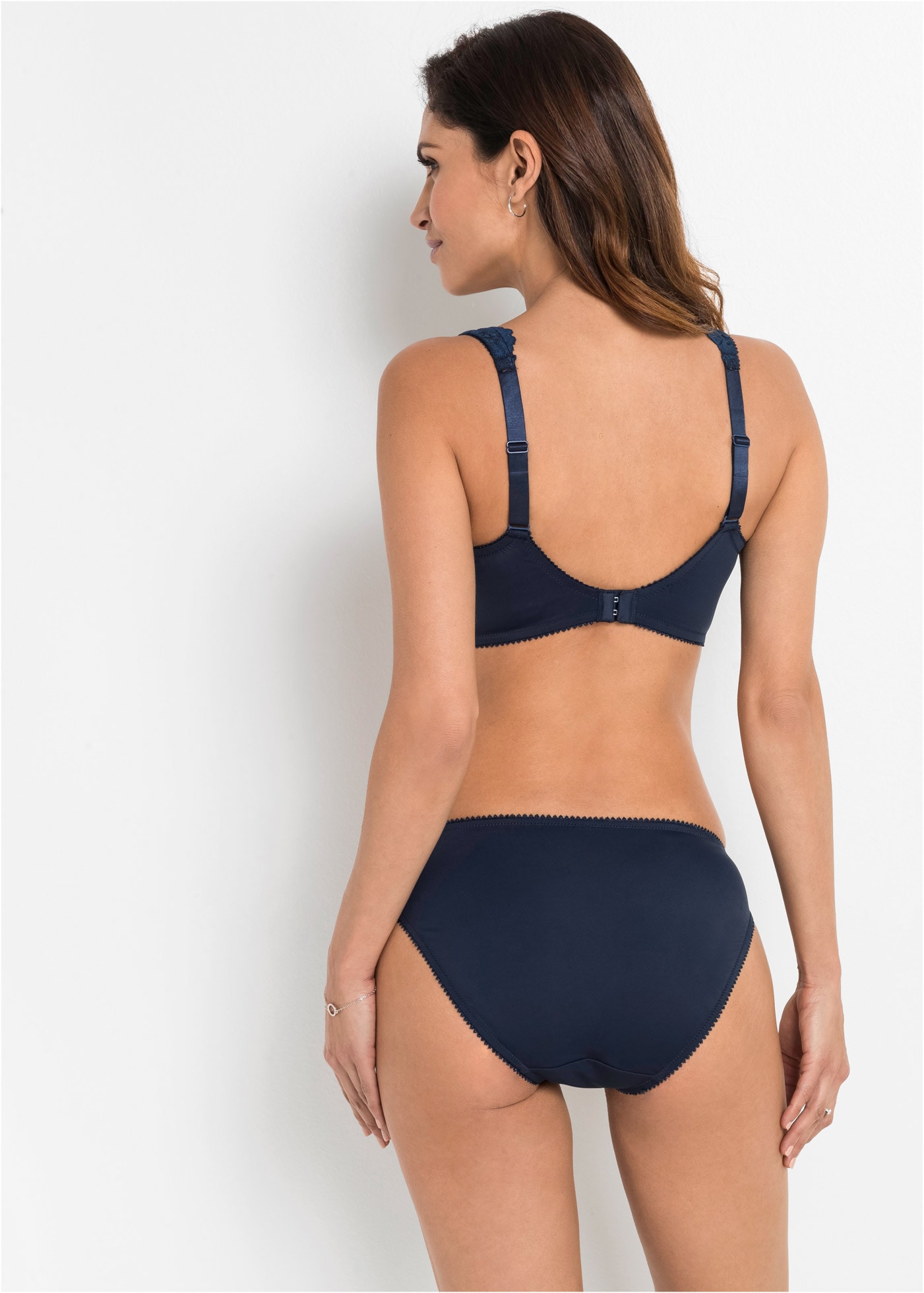 bonprix Soutien-gorge minimisant »Minimizer-BH mit gepolsterten Trägern (2er Pack)« Paquet, 2 pièces Avec armature et dentelle discrète
