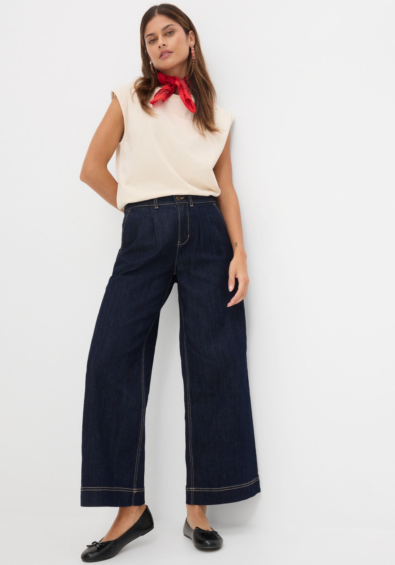 bonprix Weite Jeans »Wide-Leg-Jeans High Waist, Bequembund« Loose Fit Passform, High Waist, mit Bundfalten