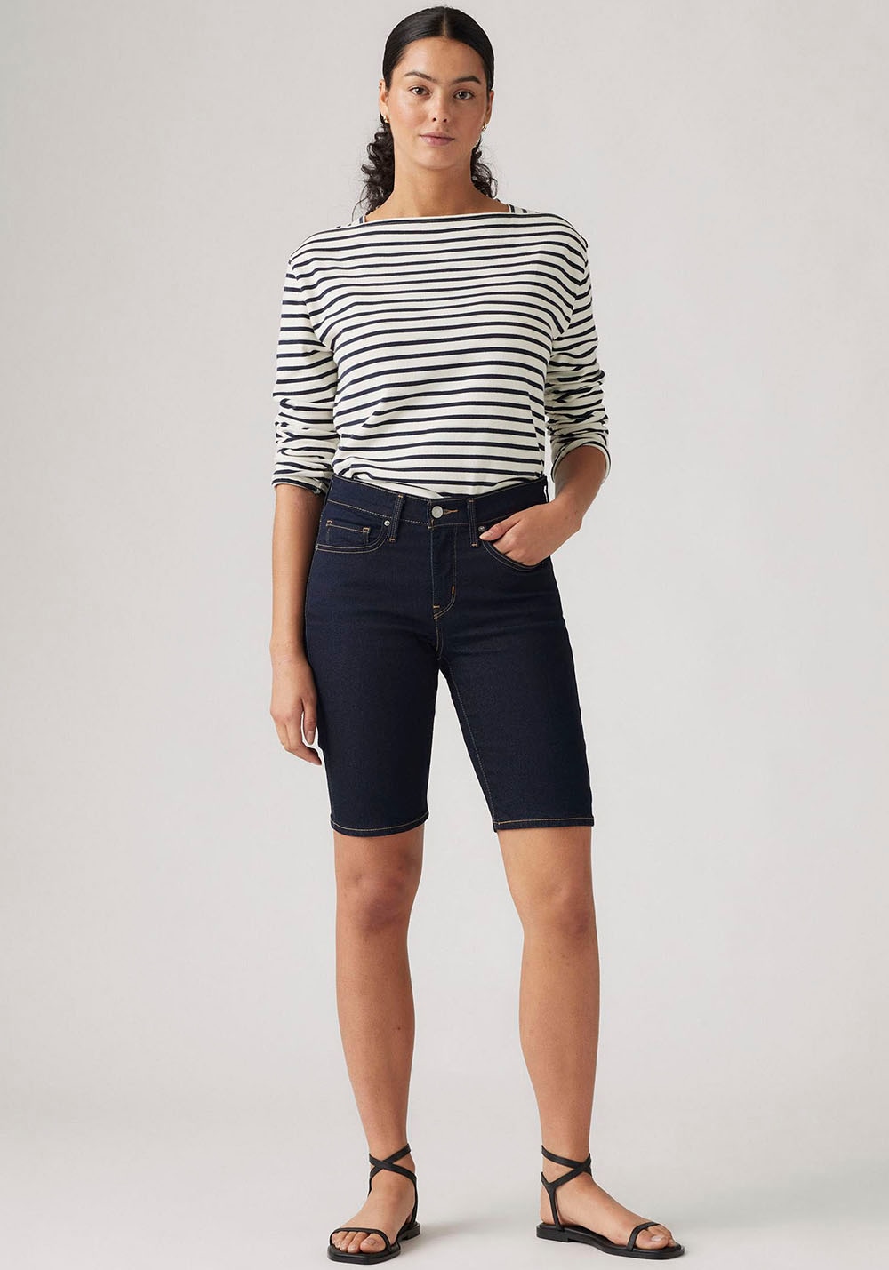 Levi's® Shorts »SHAPING BERMUDA«  Sommerhose im Five-Pocket Style