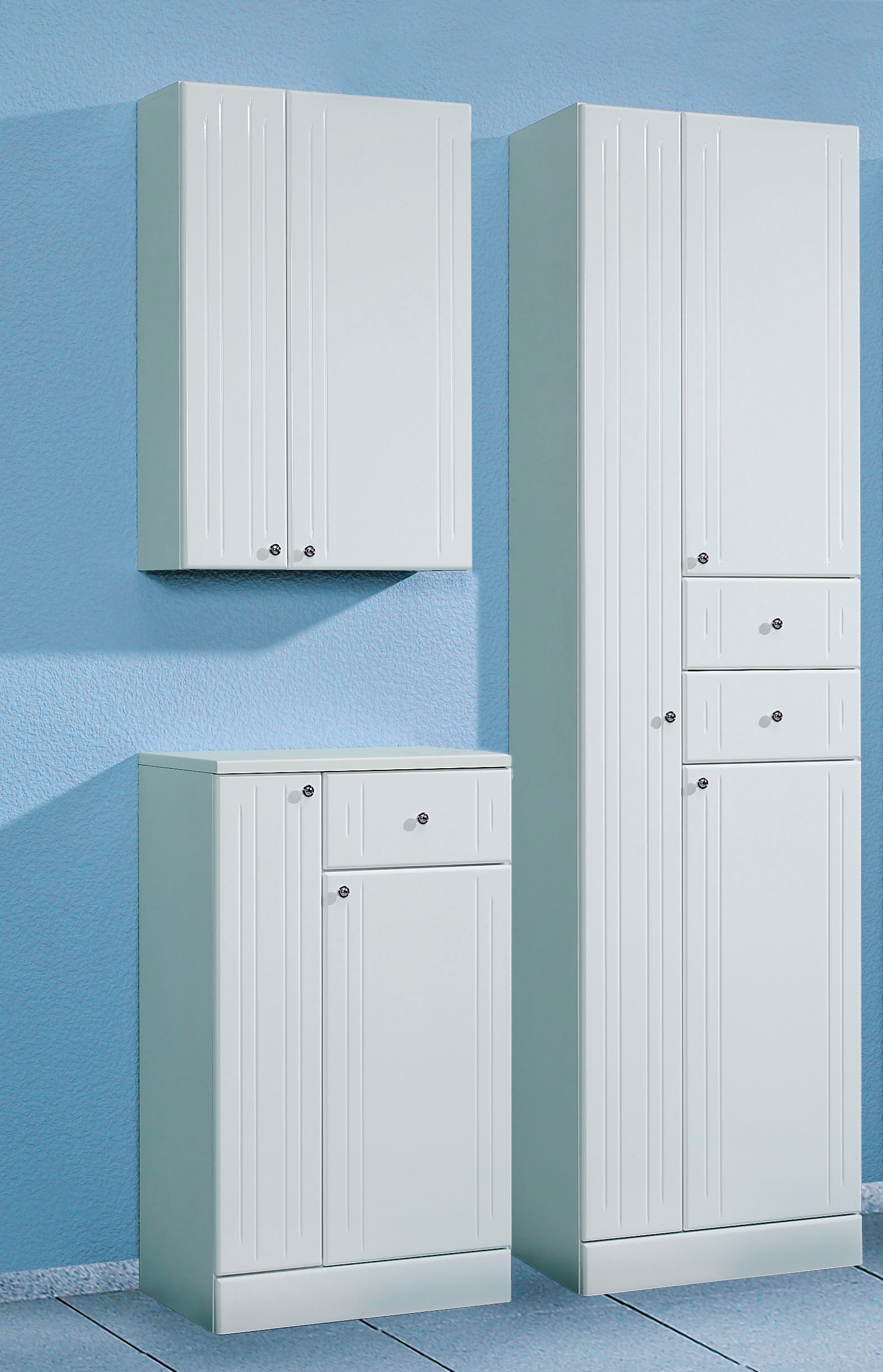 Saphir Armoire haute »Quickset 955 Badschrank, 50 cm breit, 3 Türen, 2 Schubladen« Armoire haute de salle de bains avec amortisseur de porte, poignées chromées brillantes