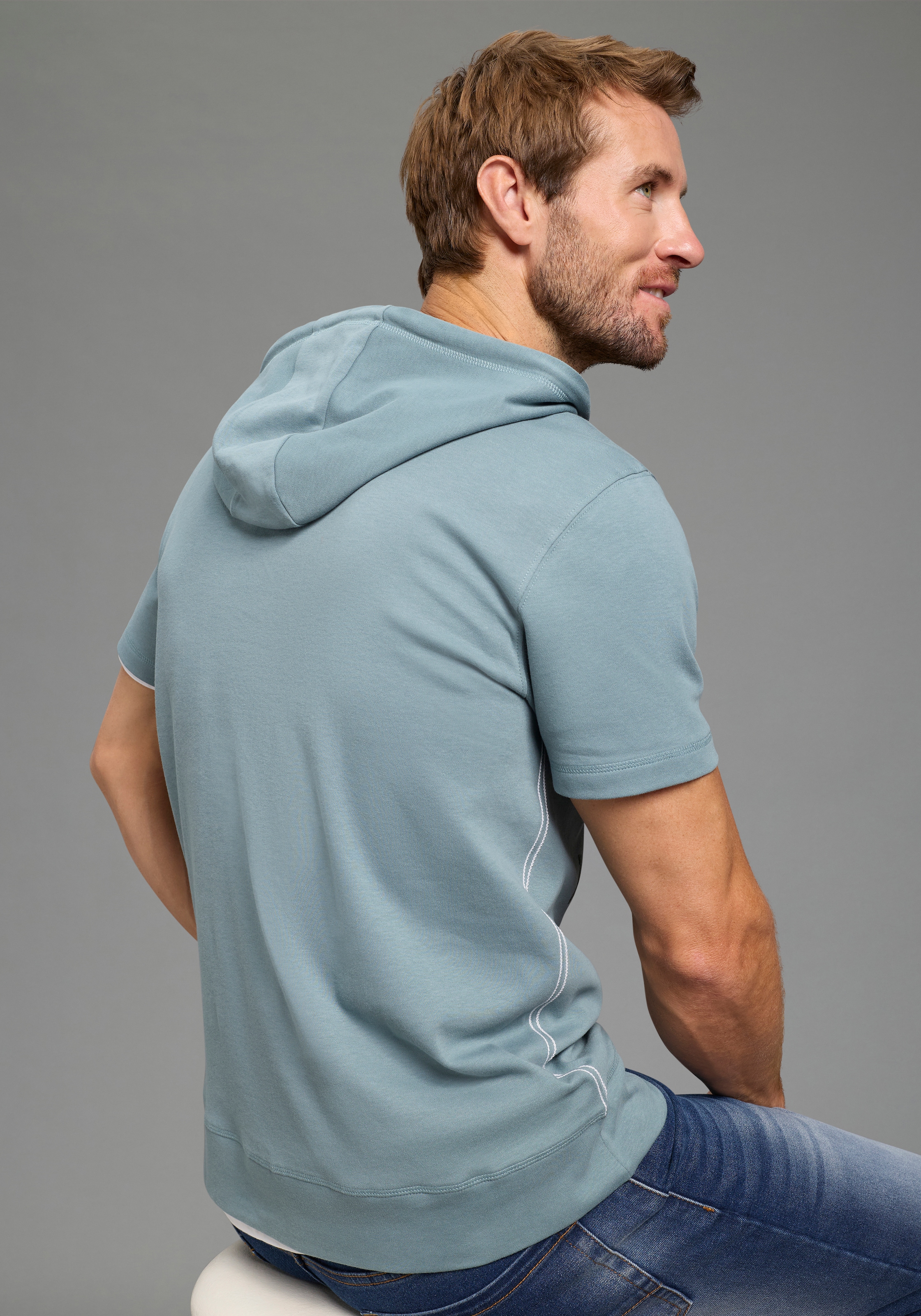 KangaROOS T-shirt à capuche mit Kapuze und angesetztem Bündchen, Halbarm-Design