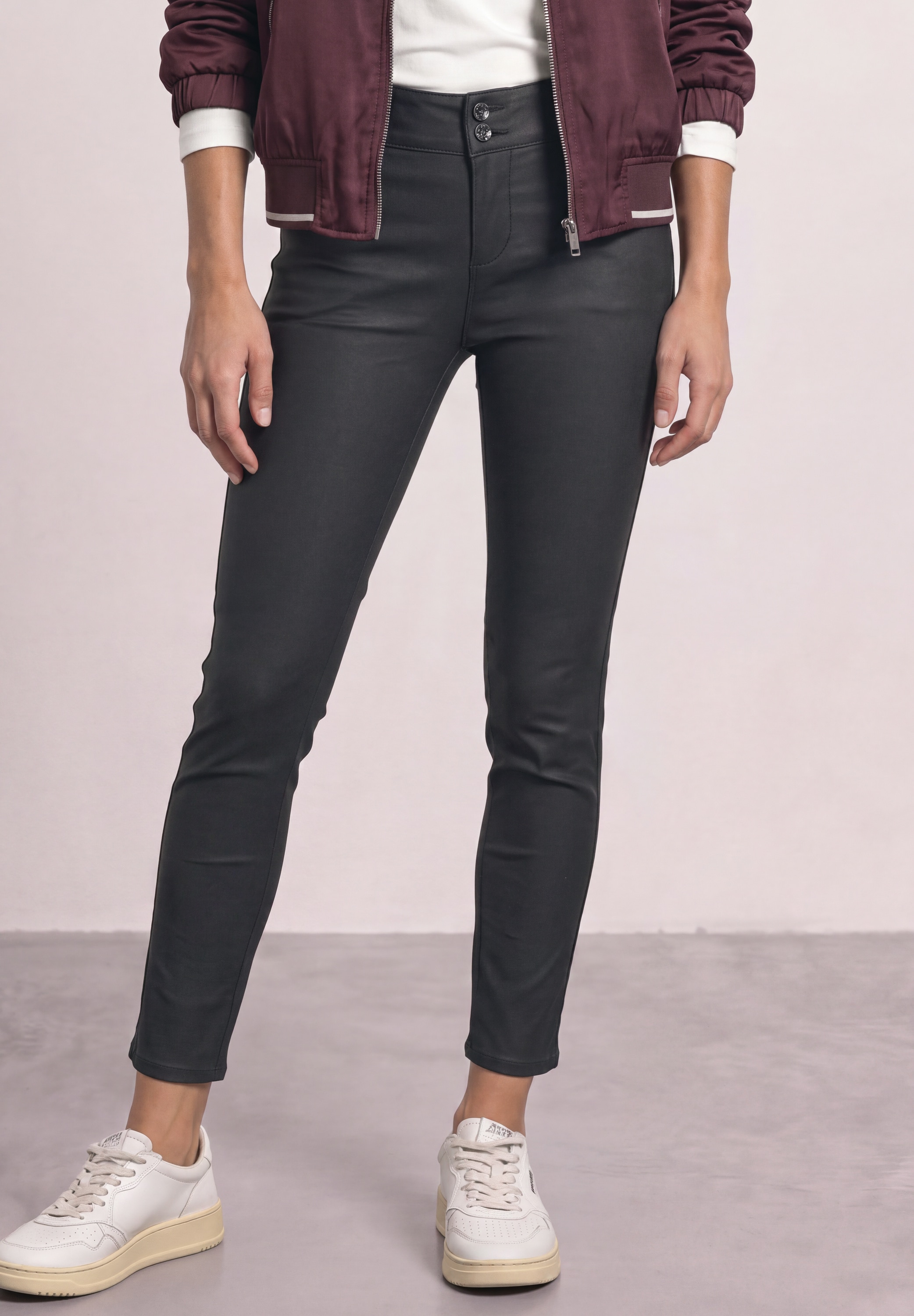 STREET ONE Pantalon imitation cuir »Style York«  pantalon taille mi-haute slim fit aspect cuir