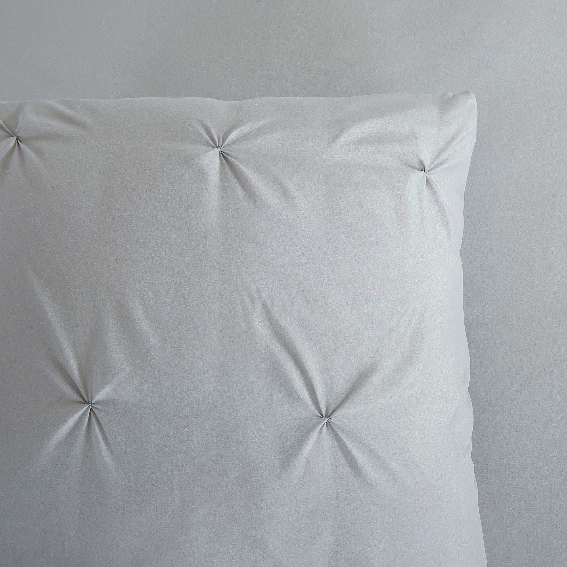 PURE luxury collection Wendebettwäsche »Elegence« 2 Stk. tlg. Mikrofaser, Uni, Stickerei, luxuriöse Falten, Reissverschluss