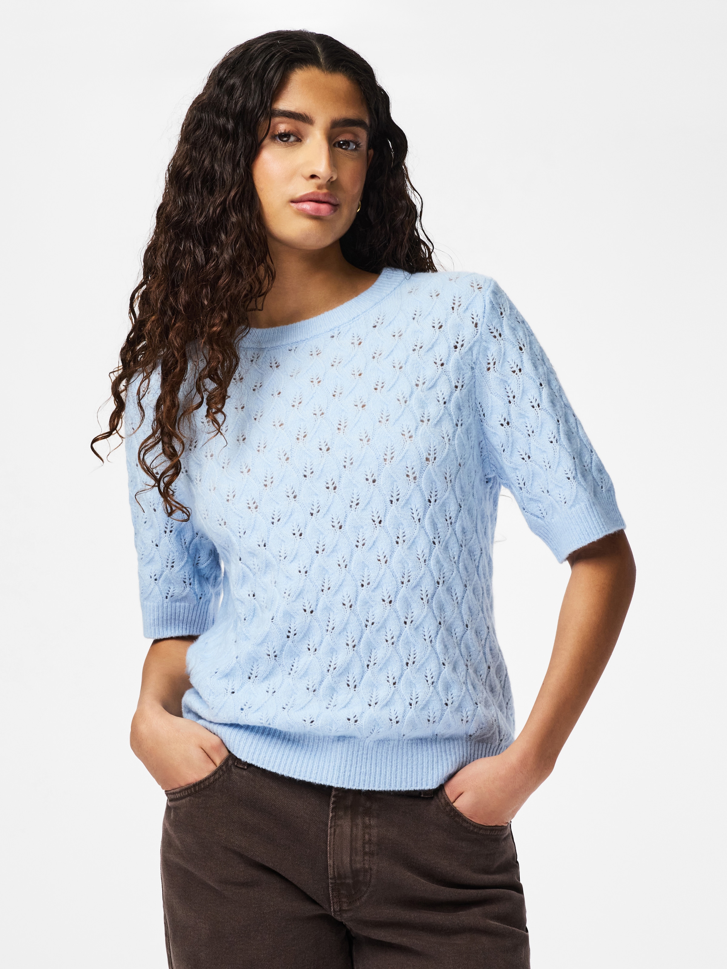 pieces Pull en tricot »PCLELOU SS O-NECK KNIT NOOS BC« avec motif ajouré
