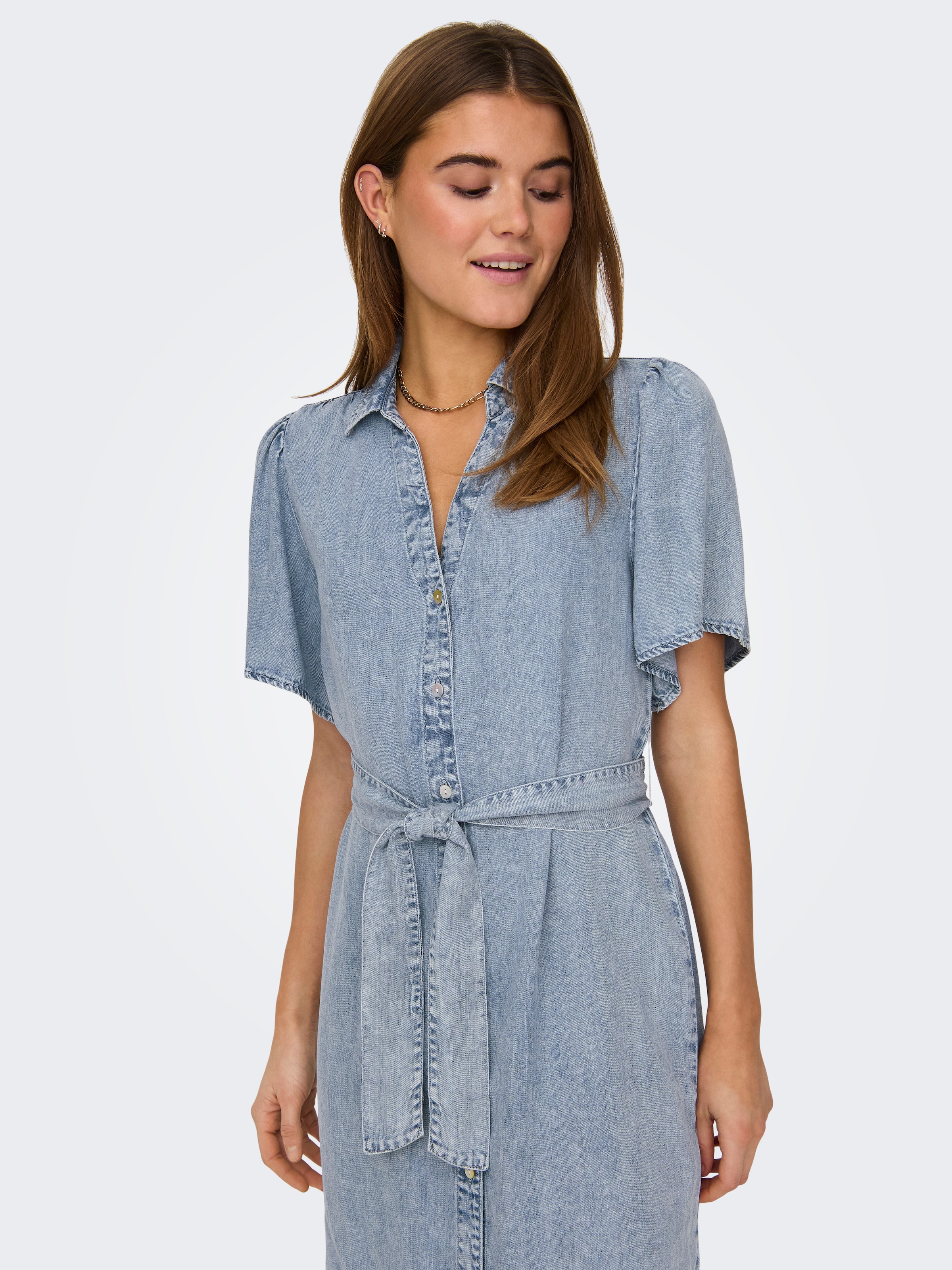 ONLY Robe en jean »ONLHELENA SS BELTED DNM DRESS QYT« viscose, coupe regular