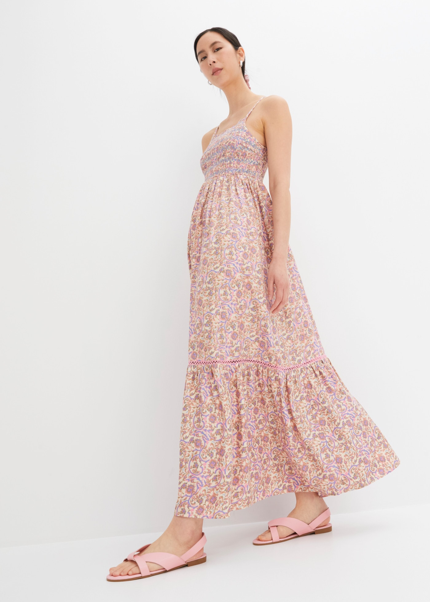 bonprix Maxi robe à motifs, en viscose, coupe régulière, sans manches