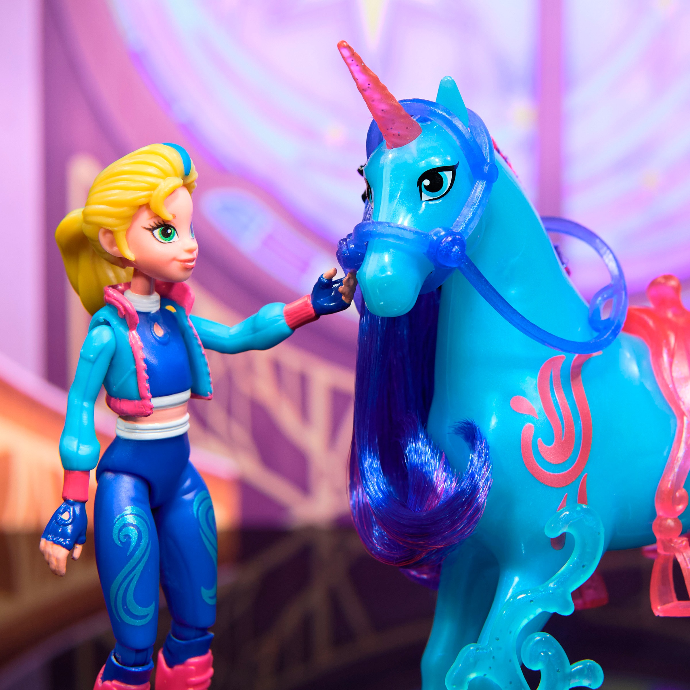 Spin Master Poupée à habiller »Unicorn Academy - Isabel & Einhorn River« avec crinière véritable