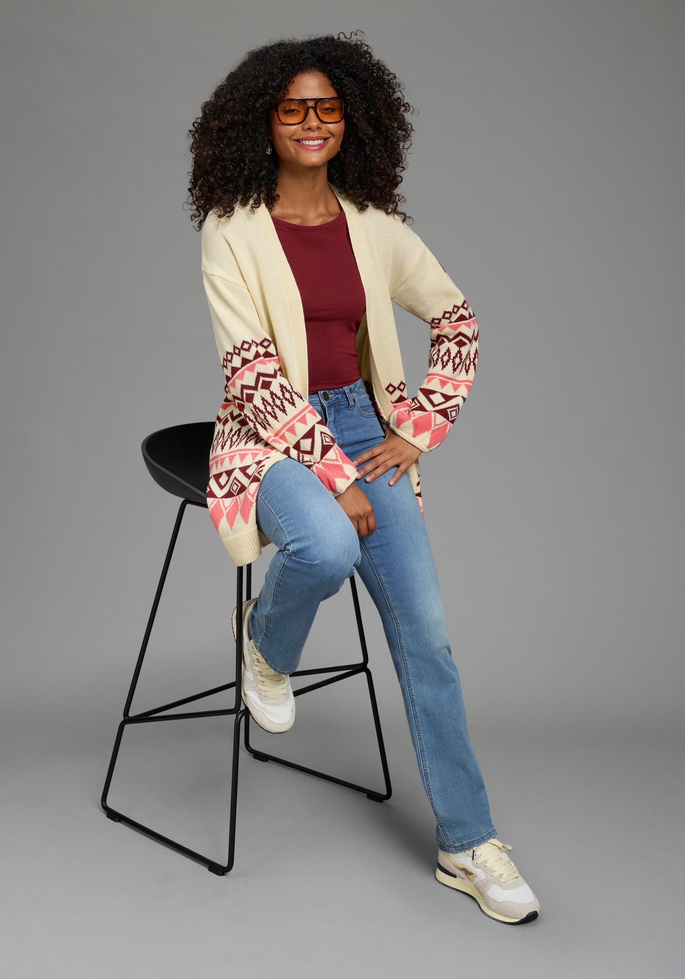 KangaROOS Longstrickjacke lang geschnitten, ohne Verschluss, figurumspielende Passform
