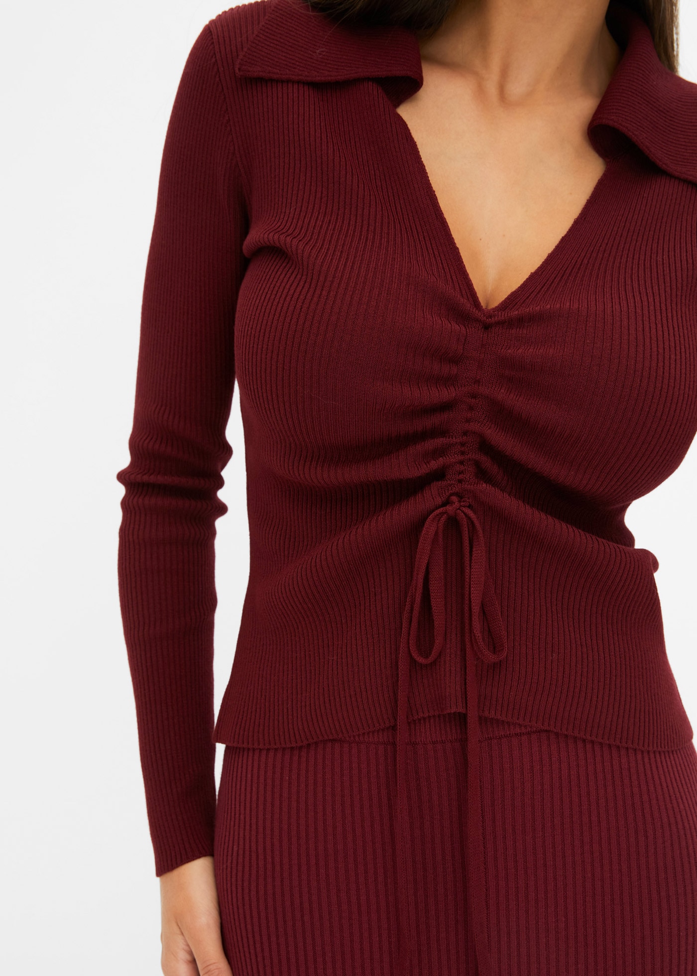 bonprix Pull en tricot »Pullover« aus Viskose und Polyamid, mit Kragen und Raffung, schmale Passform