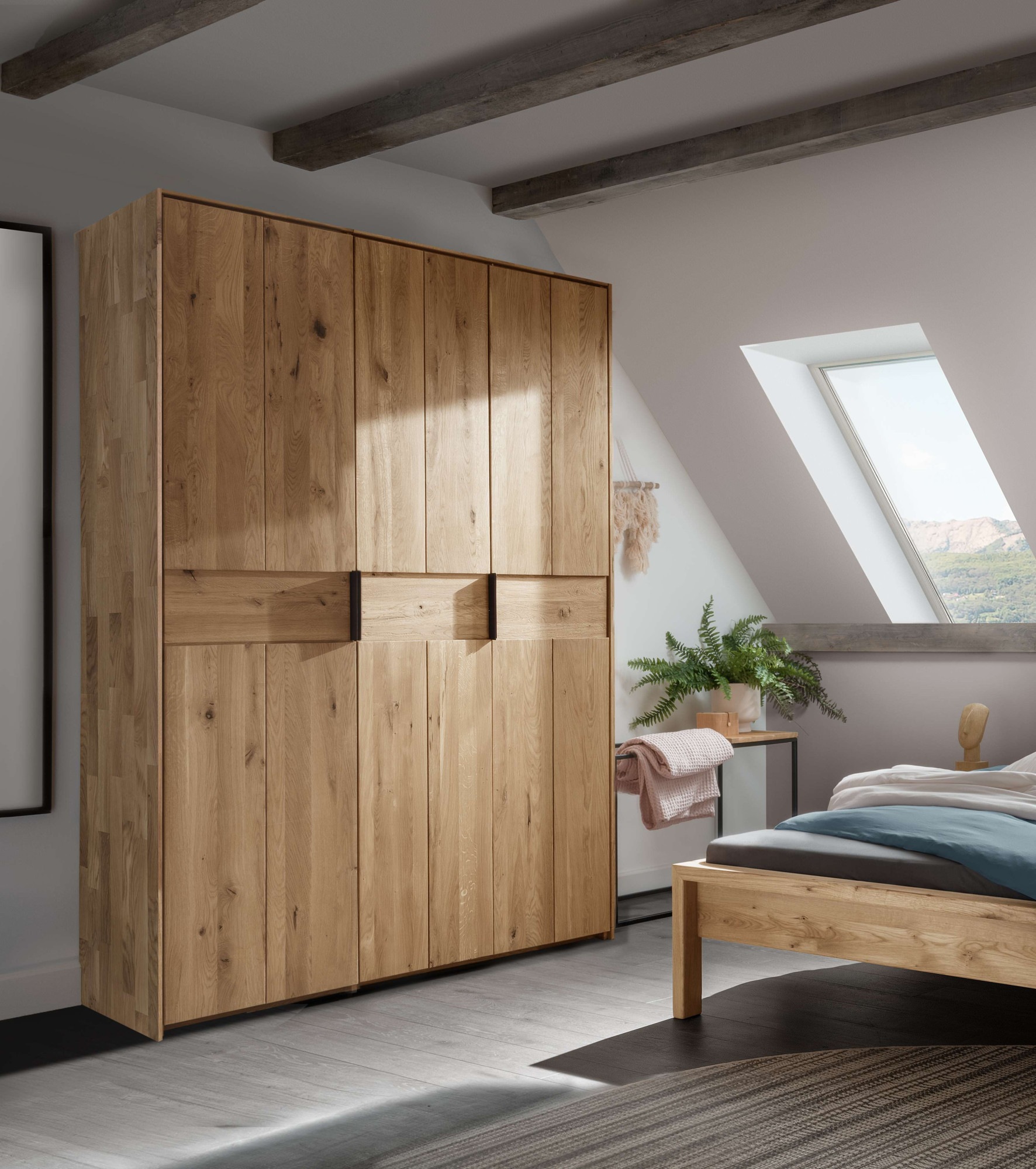 GOODproduct Armoires à vêtements »Huven aus Massivholz Eiche im Scandi Stil – geräumig mit viel Stauraum« Intemporel et durable, version CLASSIC incluant des semelles intérieures, H : 218 cm