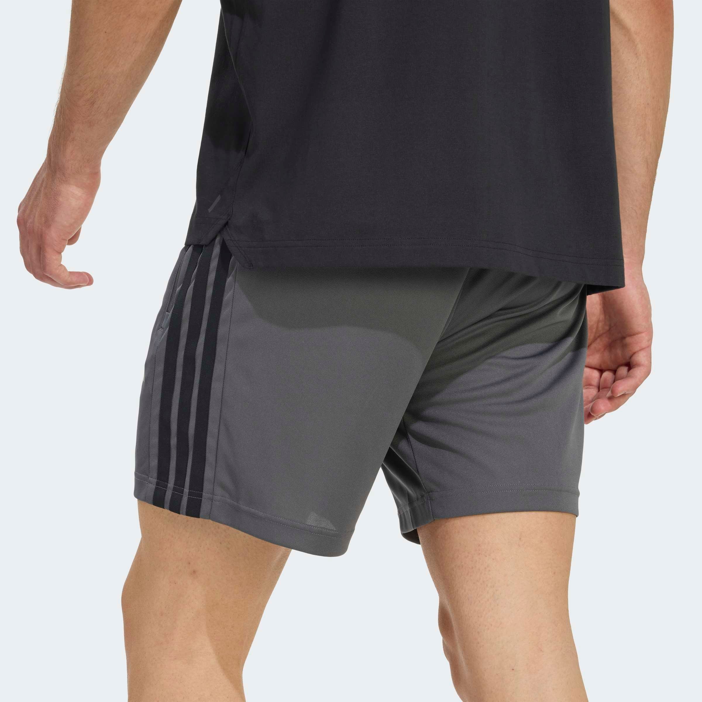 adidas Performance Short »WORKOUT ESSENTIALS BASE 3-STRIPES PIQUÉ 7 IN«