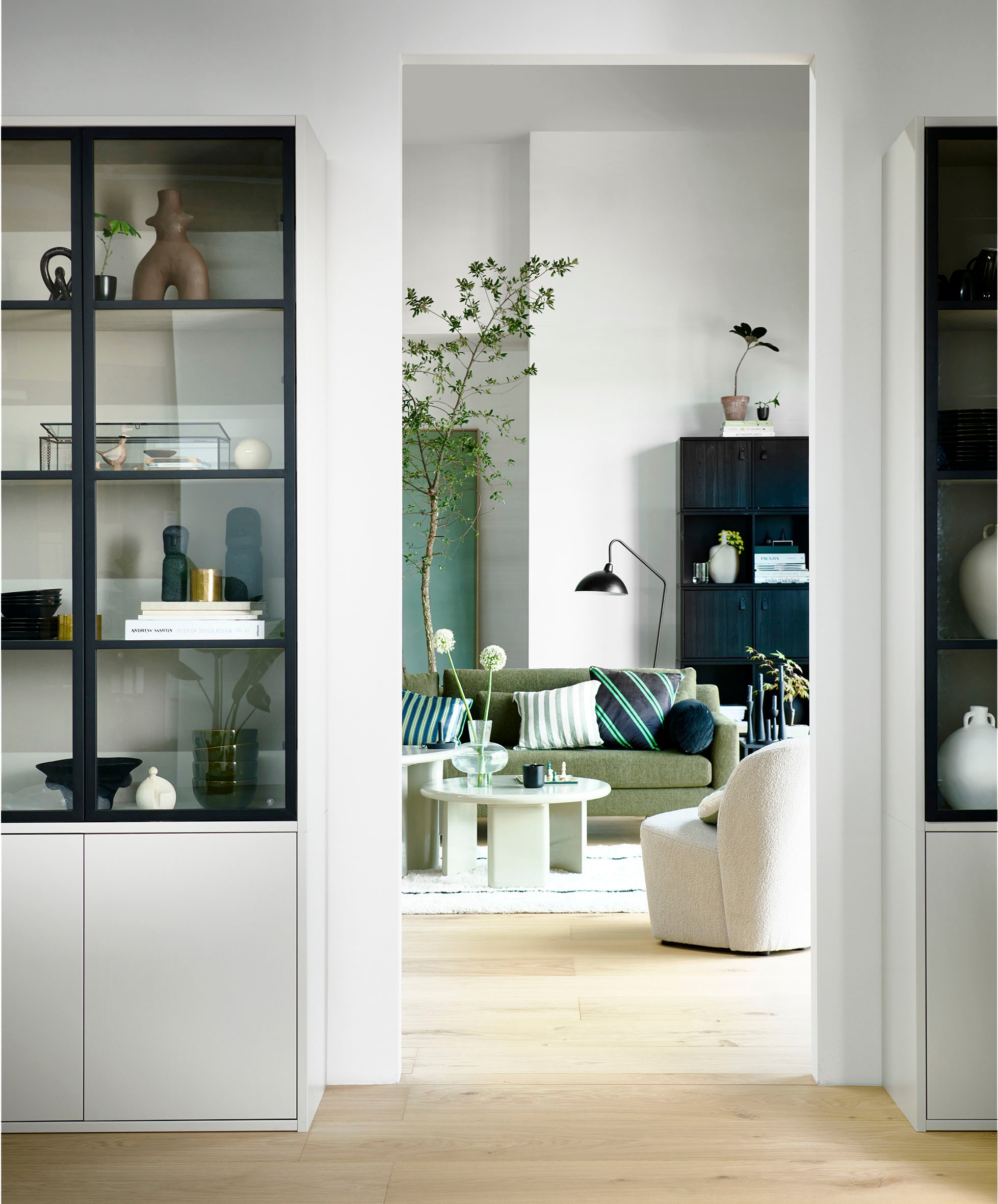 WOOOD Vitrine »Basic« mit vier Türen, Breite 101 cm