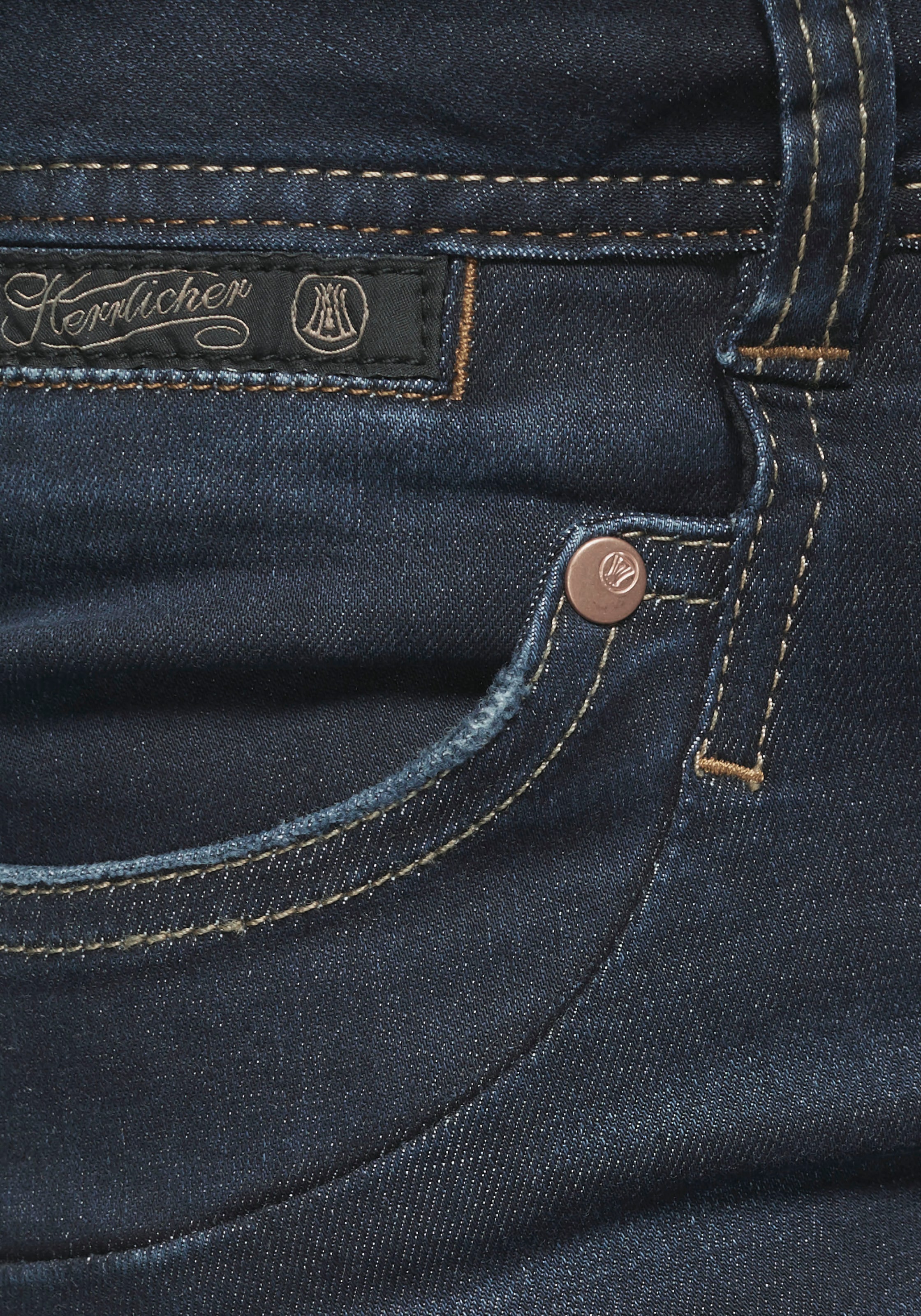 Herrlicher Slim-fit-Jeans »Piper Slim Denim« mit Zierknöpfen an den Gesässtaschen