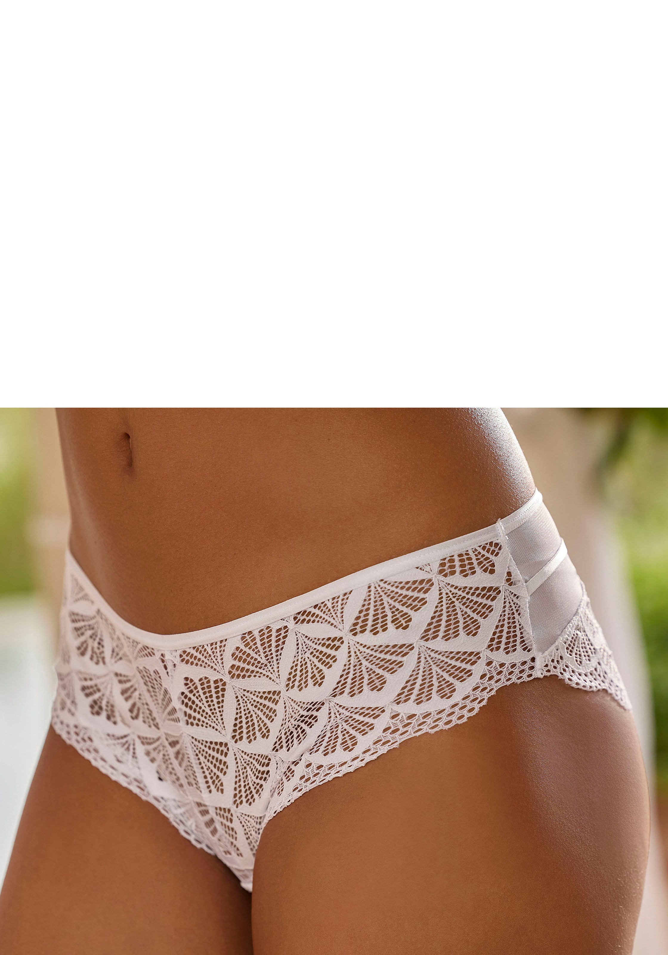 LASCANA Panty »Sienna«, mit tollen Schnallendetails