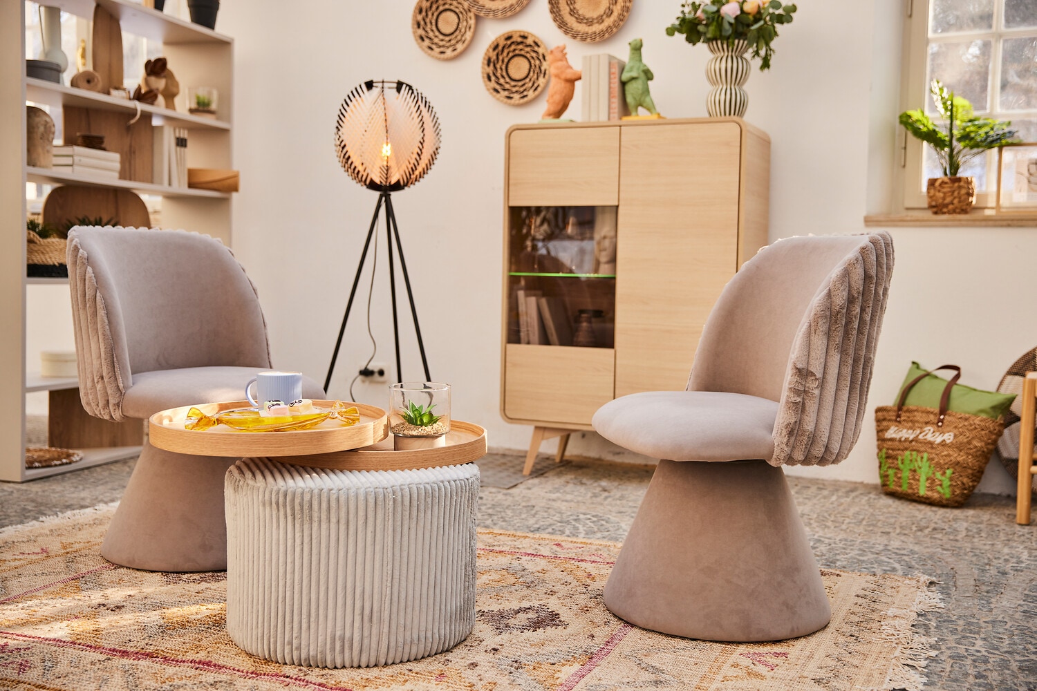 Home affaire Vitrines »Torsby, moderne Glasvitrine, Stauraumelement, Schrank« abgerundete Ecken, ausreichend Stauraum, vielseitig einsetzbar