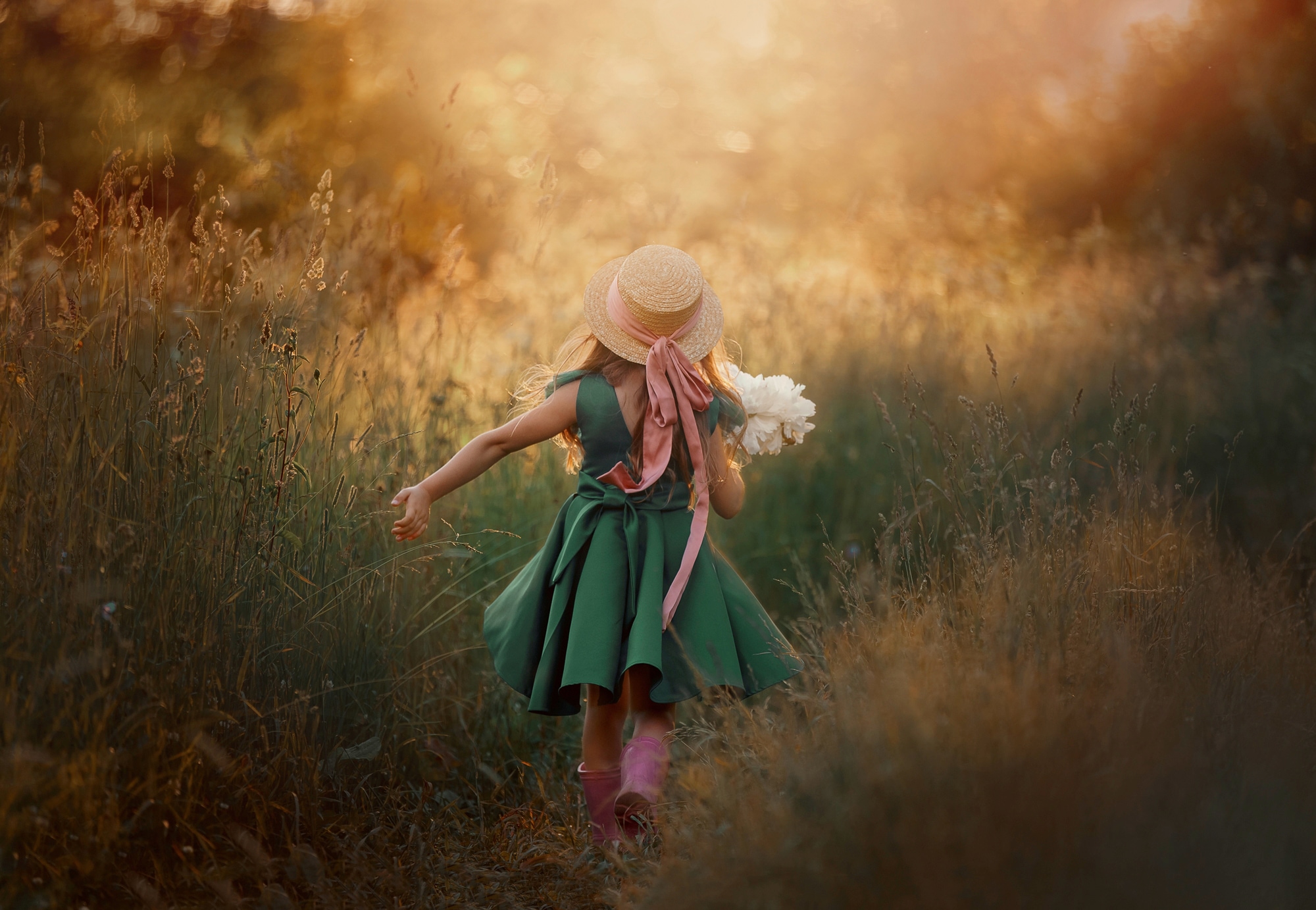 Papermoon Fototapete »MÄDCHEN U SOMMERWIESE-SURREAL FANTASIE ABSTRAKT DESIGN«