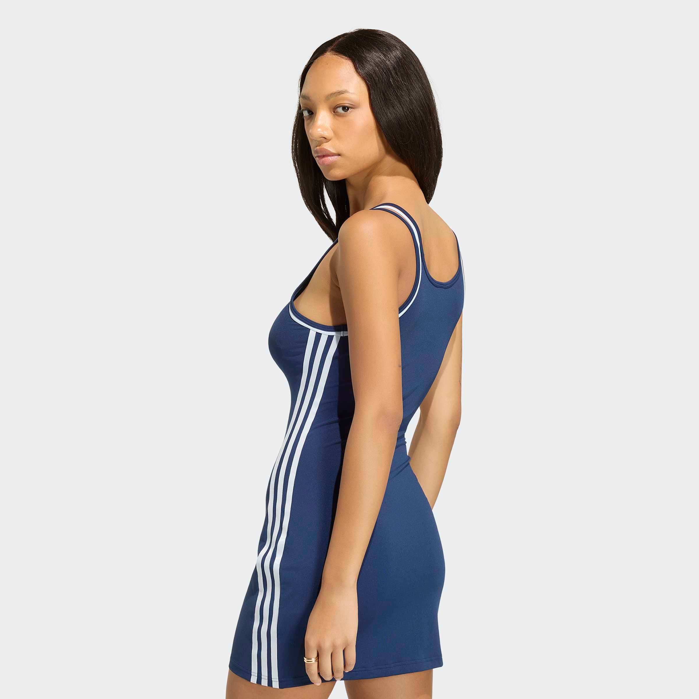 adidas Originals Robe t-shirt »DRESS« style sportif, convient aux adultes, en polyester