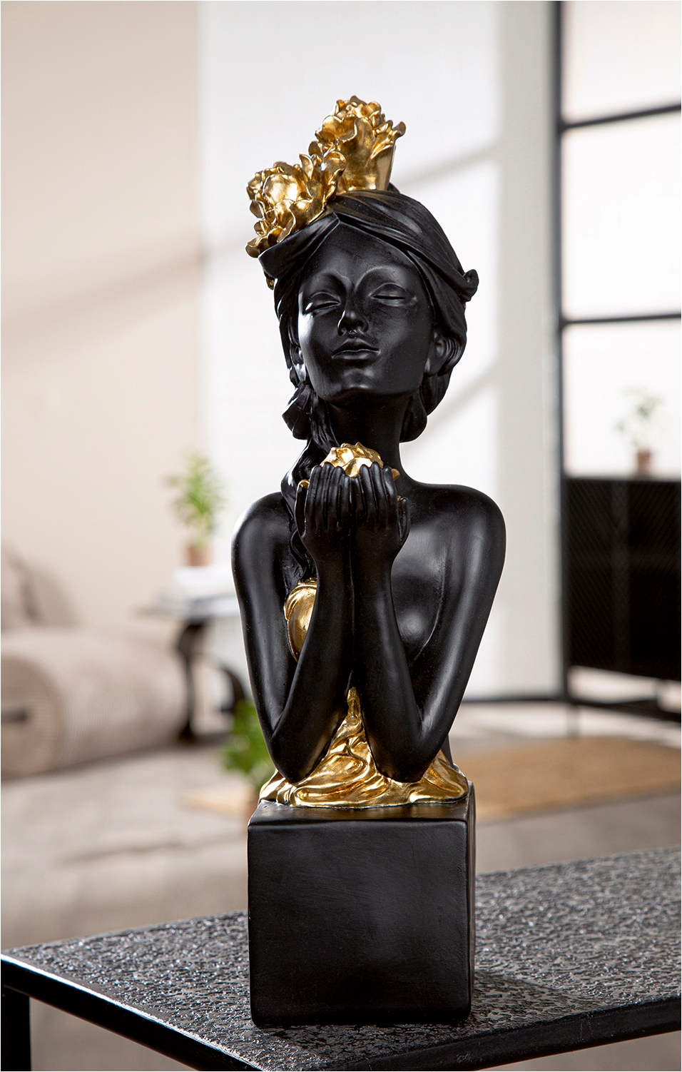 GILDE Skulptur »Skulptur Frau Rosenliebe schwarz« Frauenfigur Rosenmotiv romantische Skulptur edle Dekoration