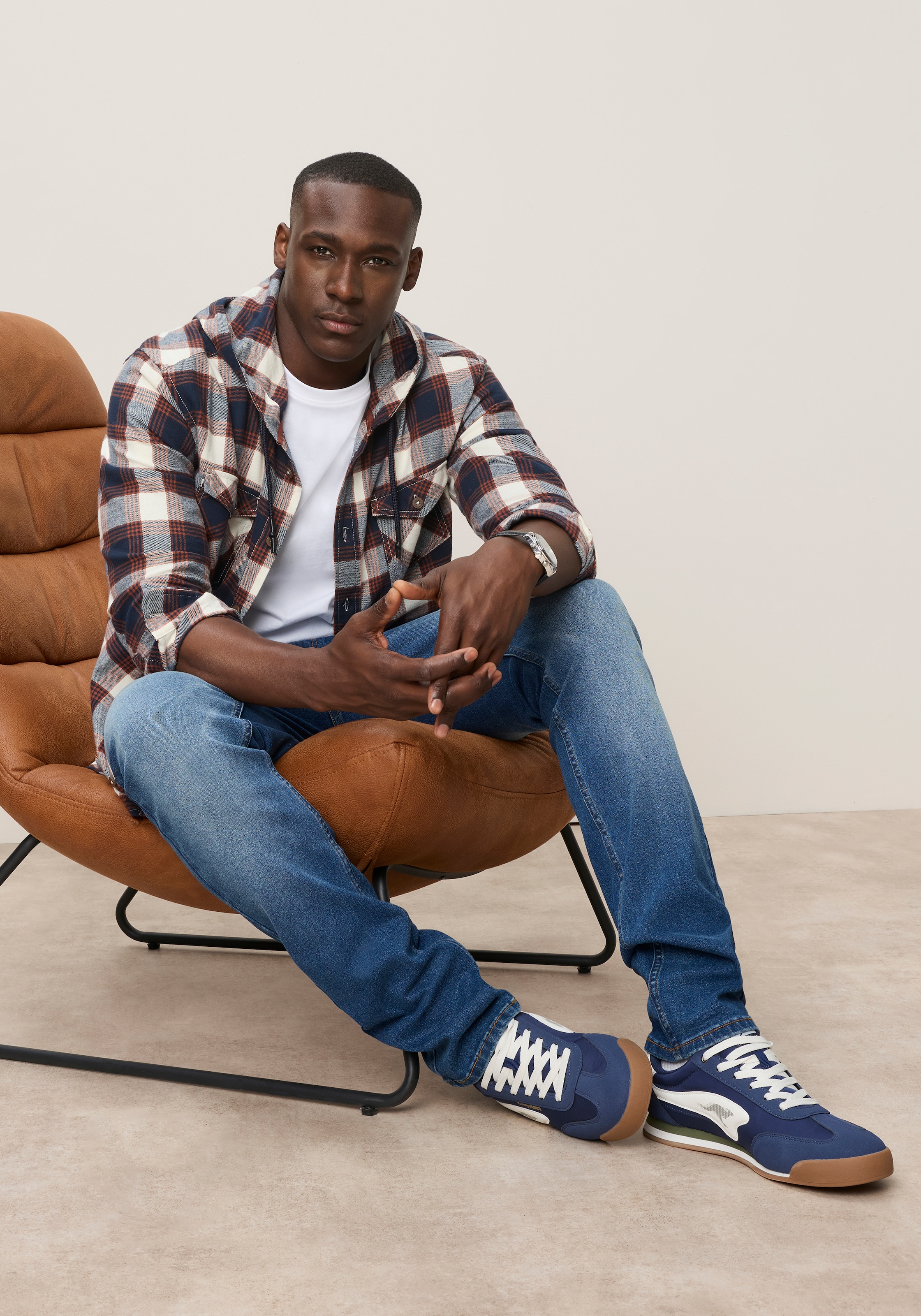 KangaROOS Jeans droit avec fermeture éclair et bouton, taille basse, détails contrastés