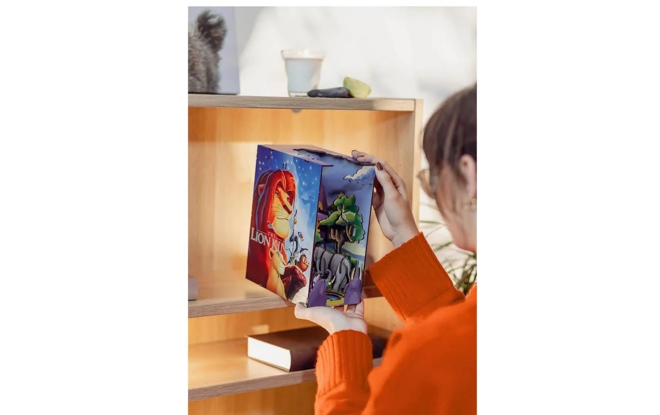 Revell® Kit de modèles réduits »Book Nook, Tiny Adventures Disney König der Löwen« Serre-livres; avec éclairage LED