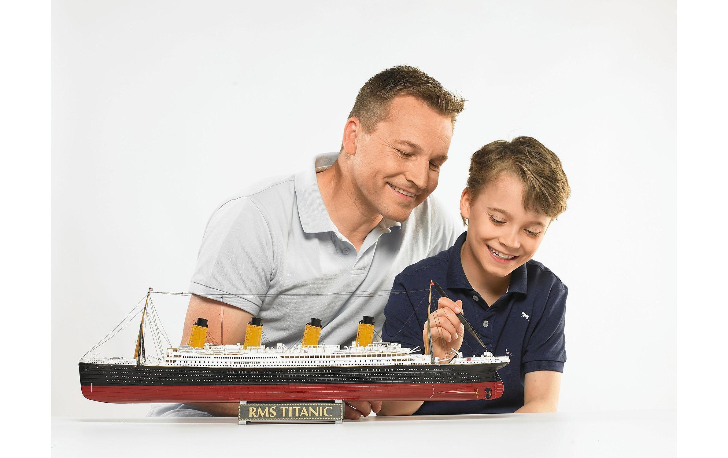 Revell® Kit de modèles réduits »100 Years TITANIC 1:400« Set, 262 cuis tlg. 1:400